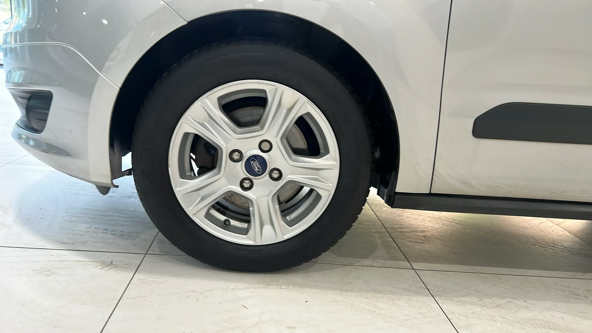 Ford Tourneo Courier 1.0 EcoBoost Ambiente - foto 17