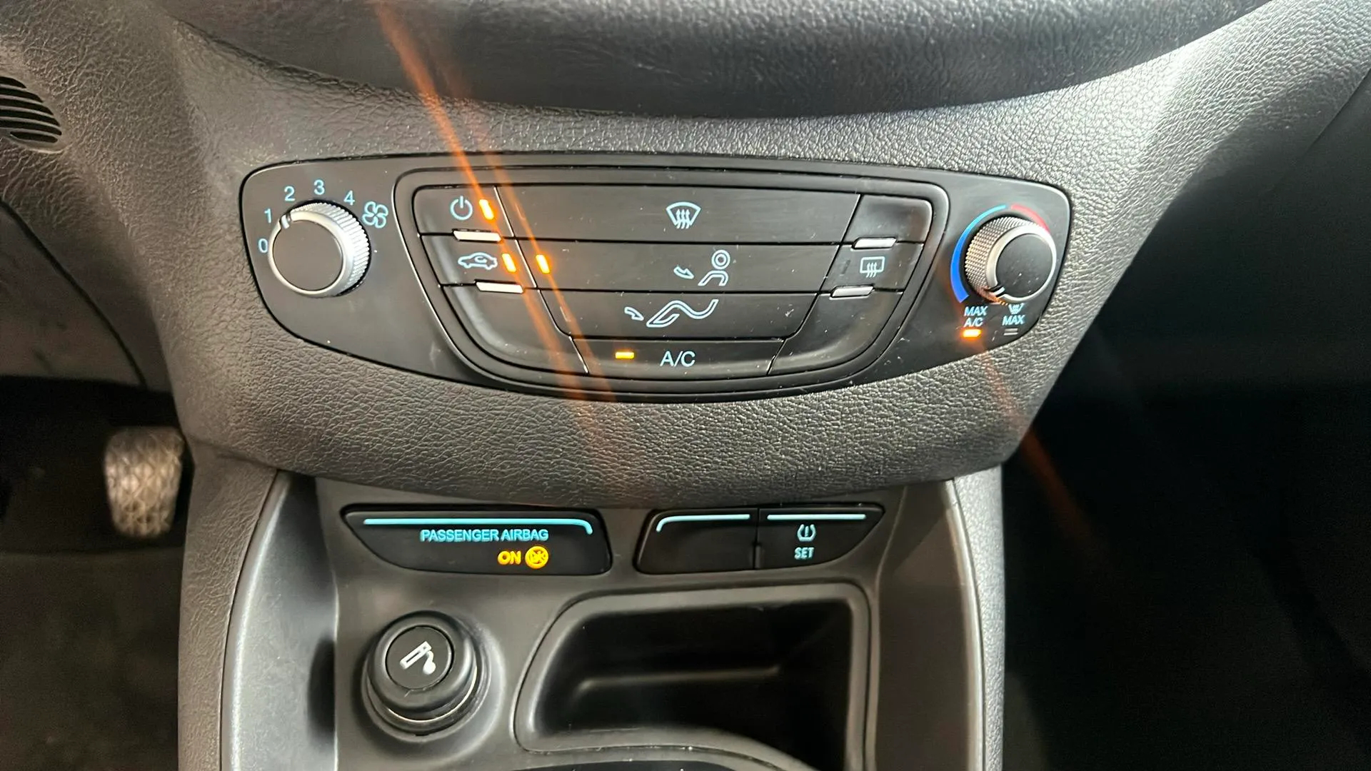 Ford Tourneo Courier 1.0 EcoBoost Ambiente - foto 15