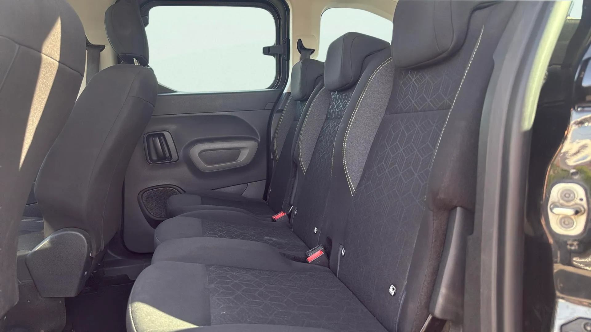 Peugeot Rifter Allure Pack Standard BlueHDi - foto 19