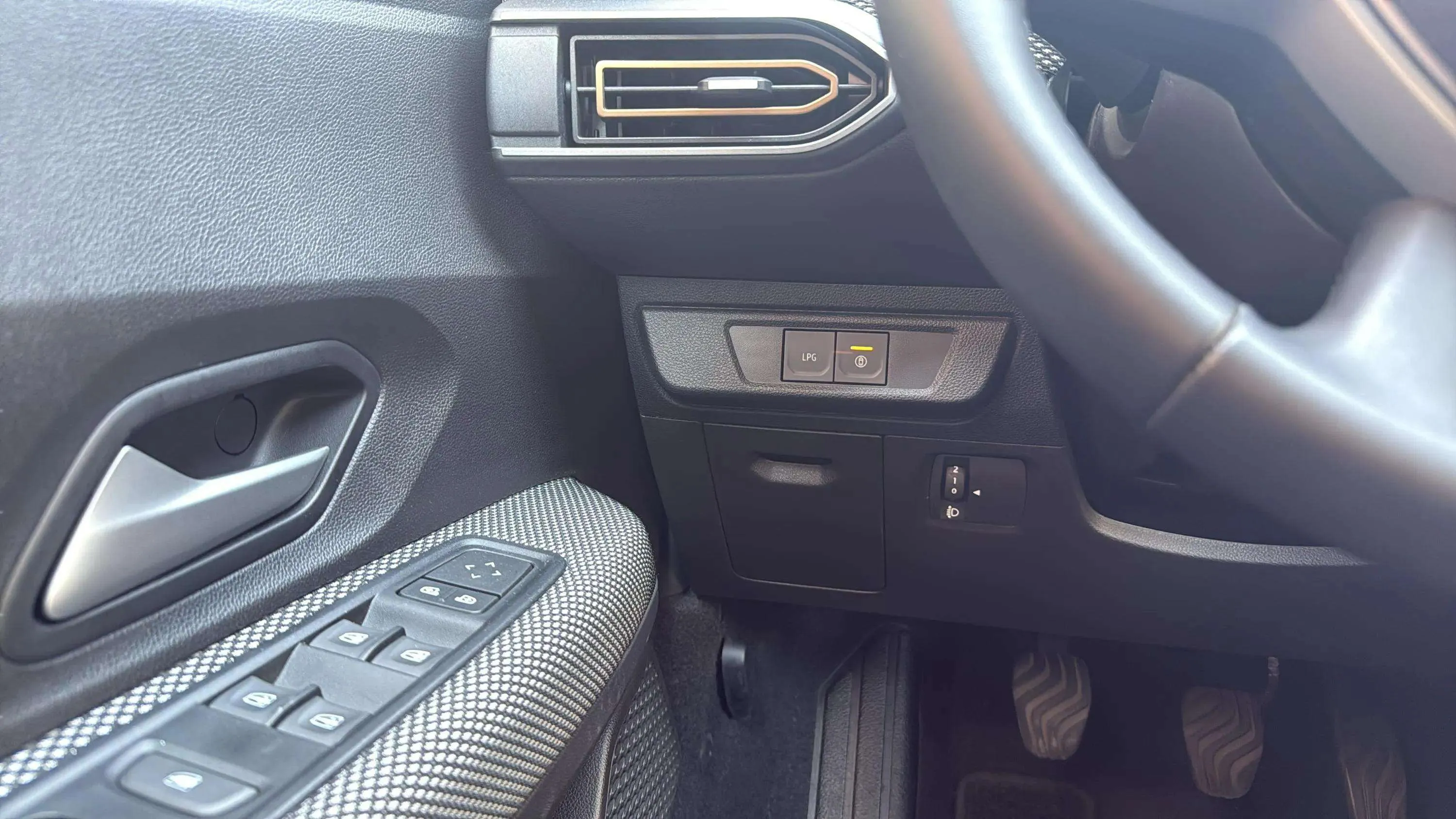 Dacia Sandero Expression ECO-G - foto 16