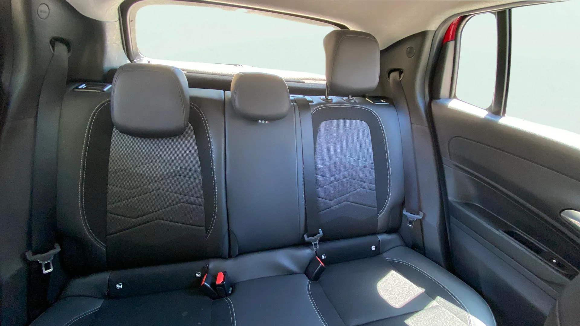 Jeep Avenger 1.2 G Summit - foto 14