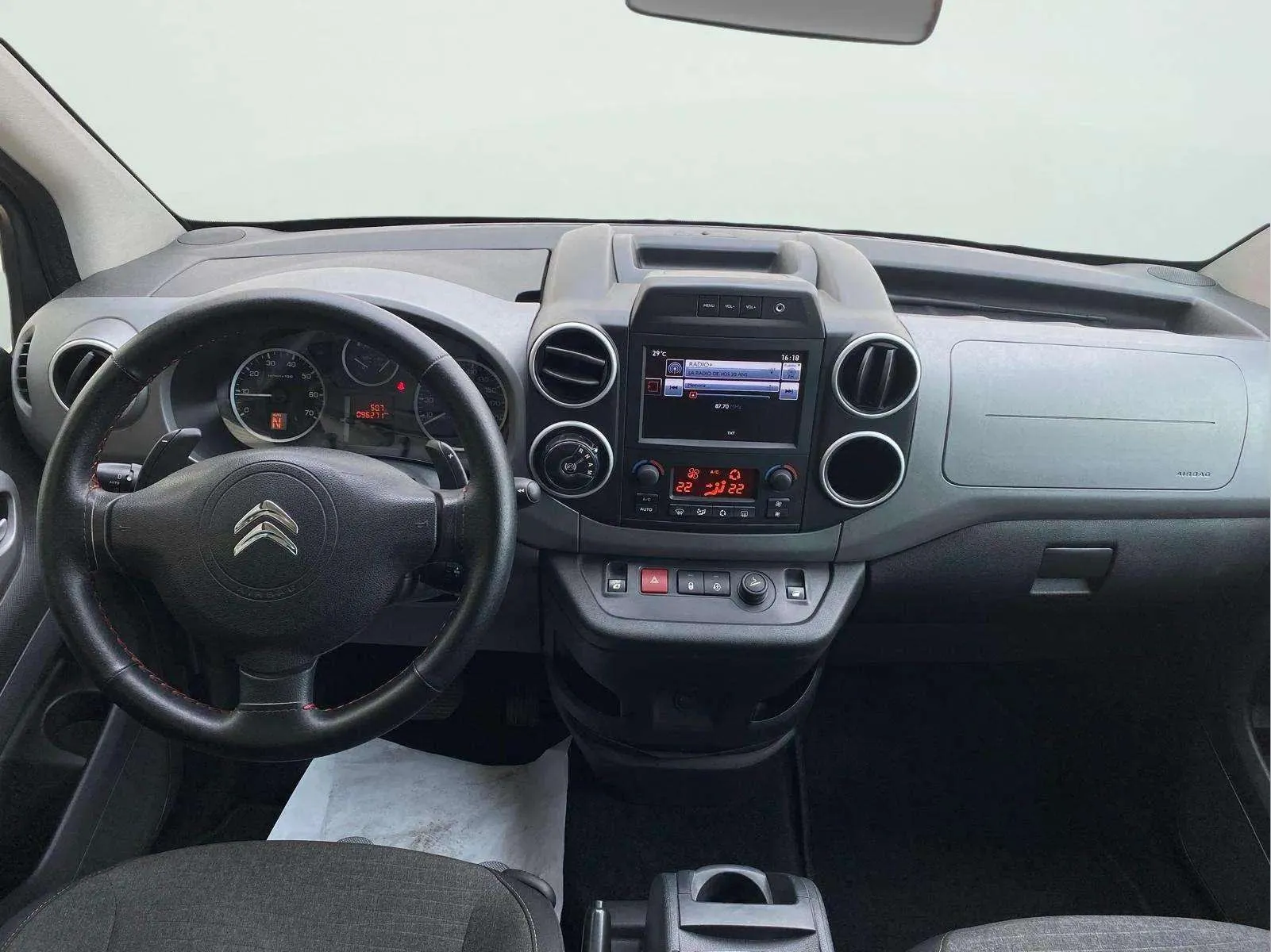 Citroën Berlingo Multispace XTR Plus BlueHDi 100 ETG6 - foto 9