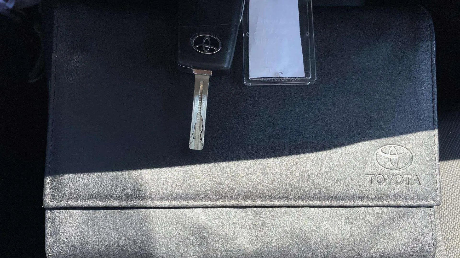 Toyota Corolla 1.6 - foto 25