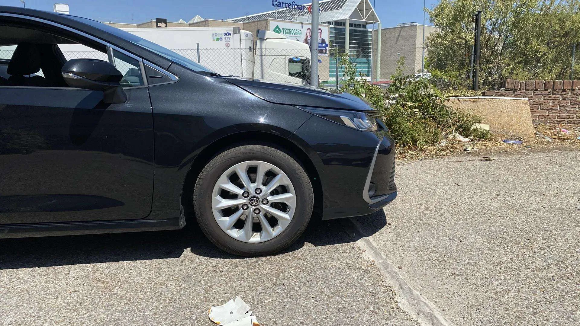 Toyota Corolla 1.6 - foto 9