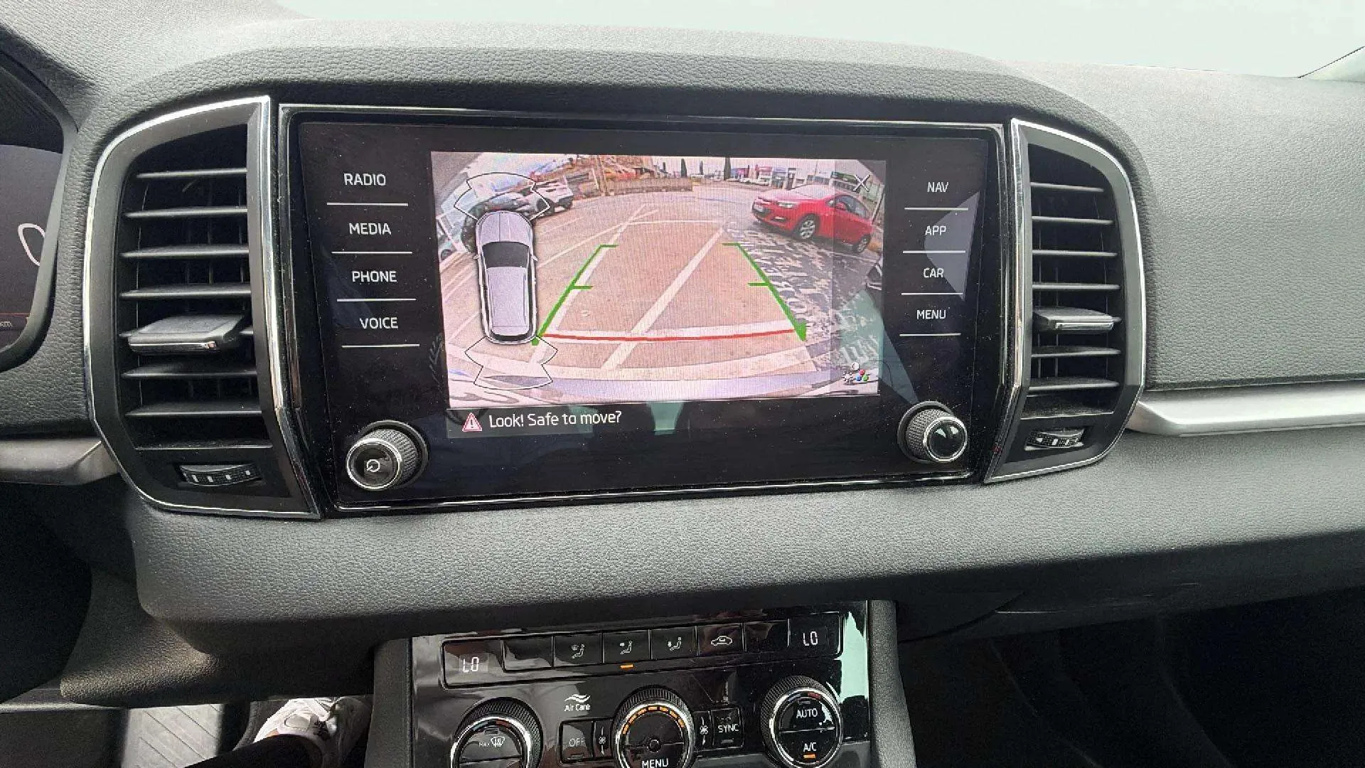 Škoda Karoq 1.5 TSI DSG ACT Selection - foto 17