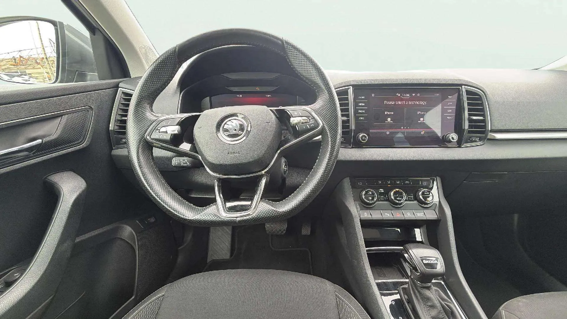 Škoda Karoq 1.5 TSI DSG ACT Selection - foto 12