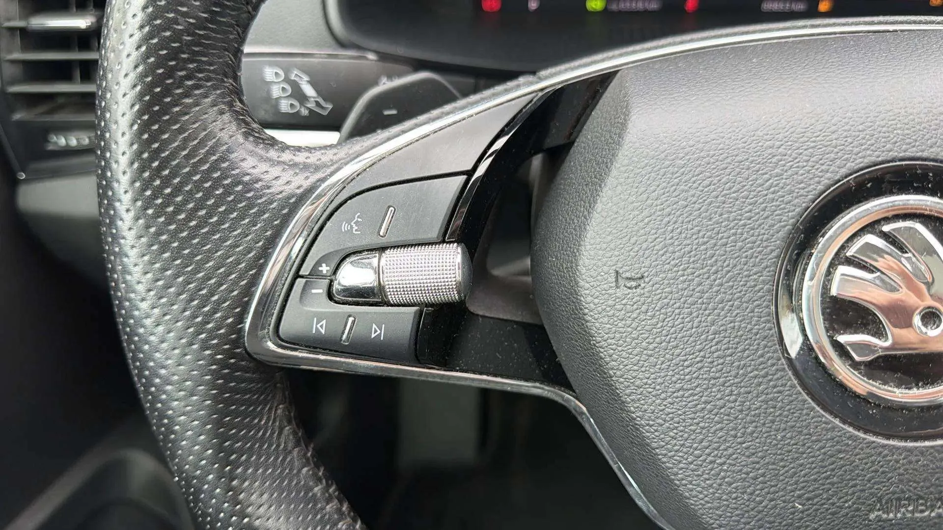 Škoda Karoq 1.5 TSI DSG ACT Selection - foto 14