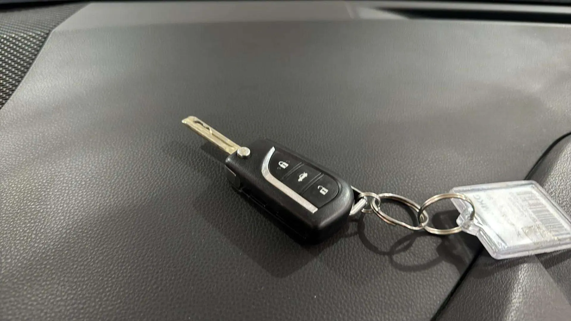 Toyota Corolla 1.6 - foto 23
