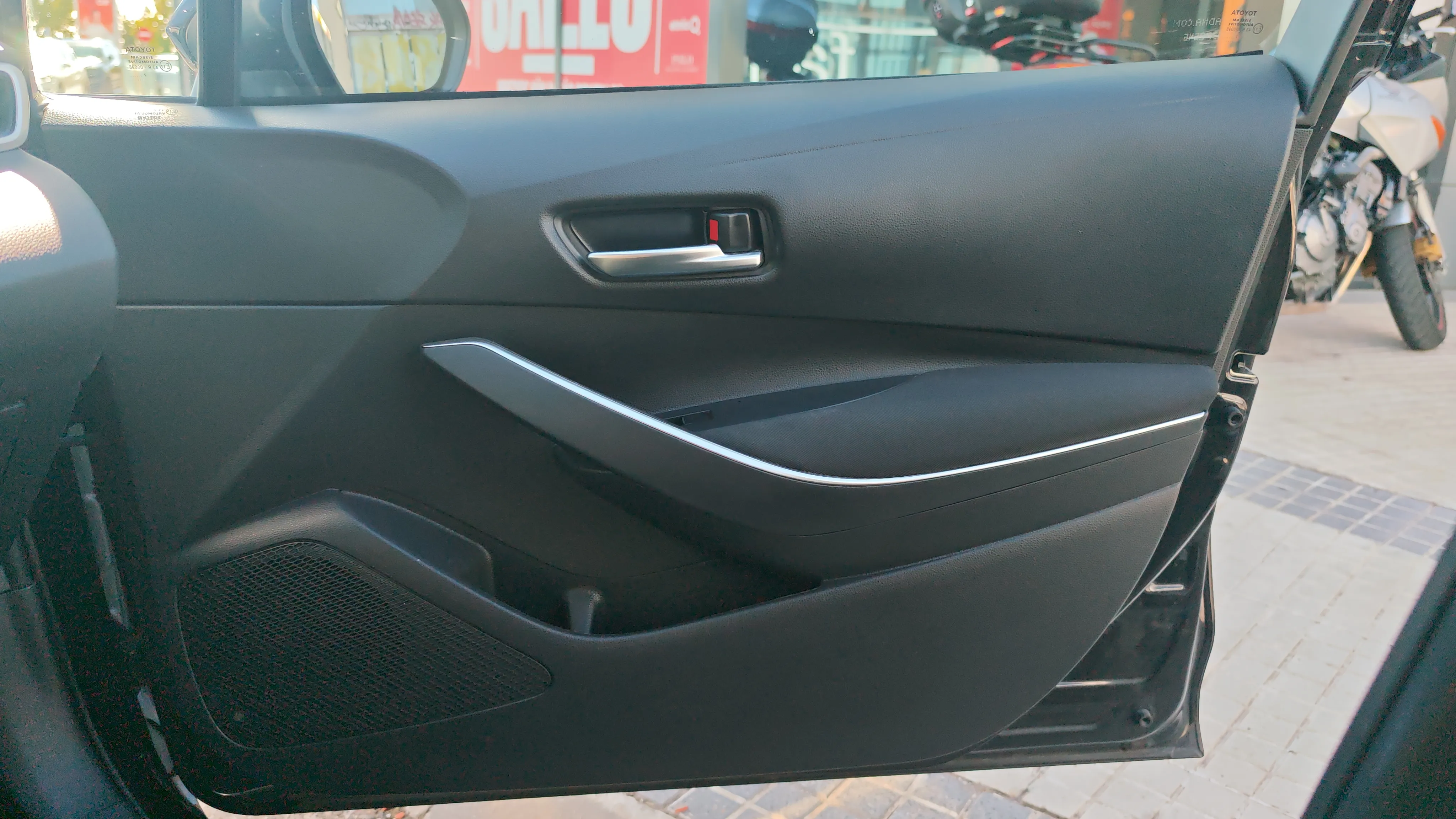 Toyota Corolla 1.6 - foto 14