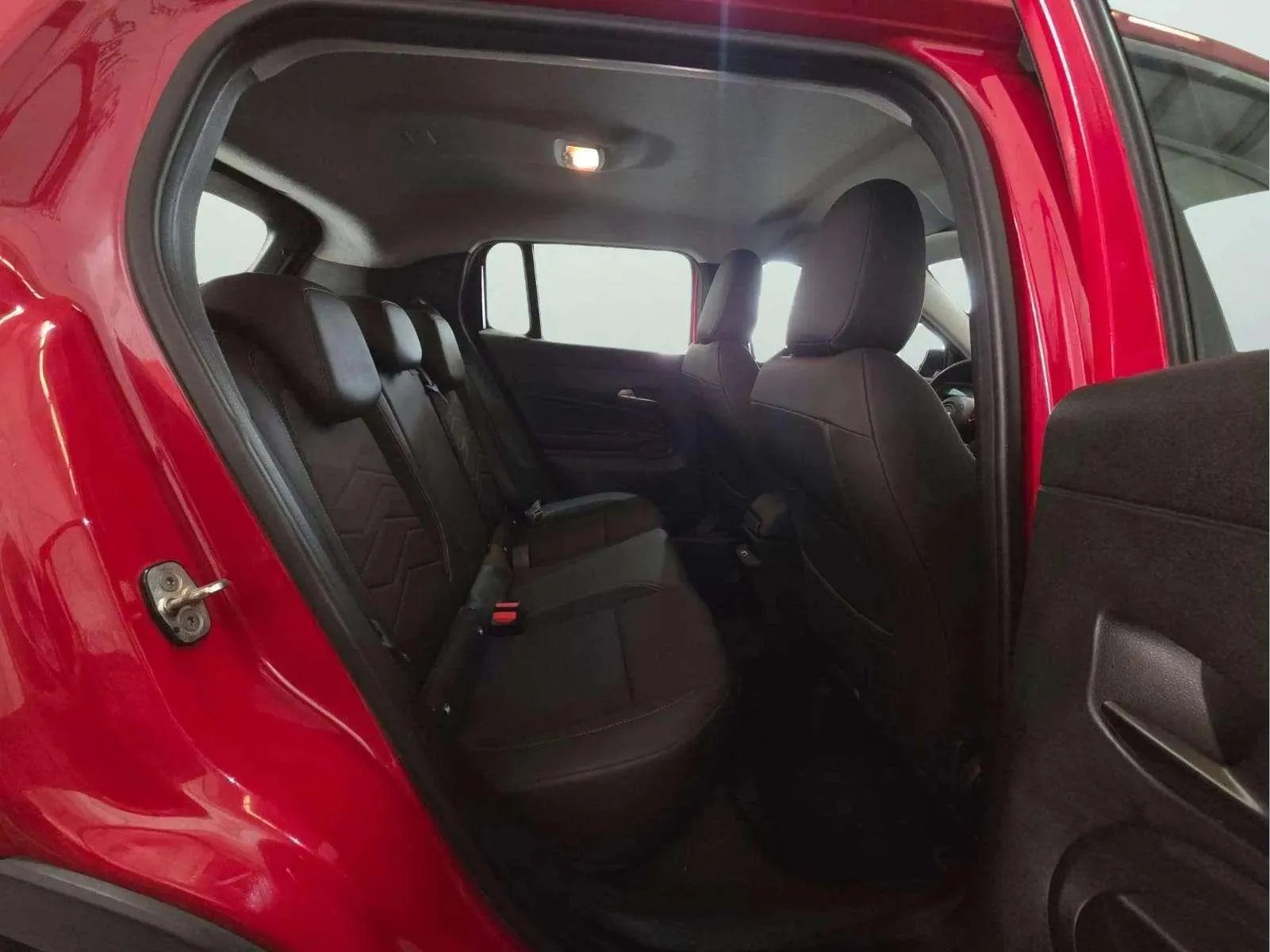Jeep Avenger 1.2 G Altitude - foto 13