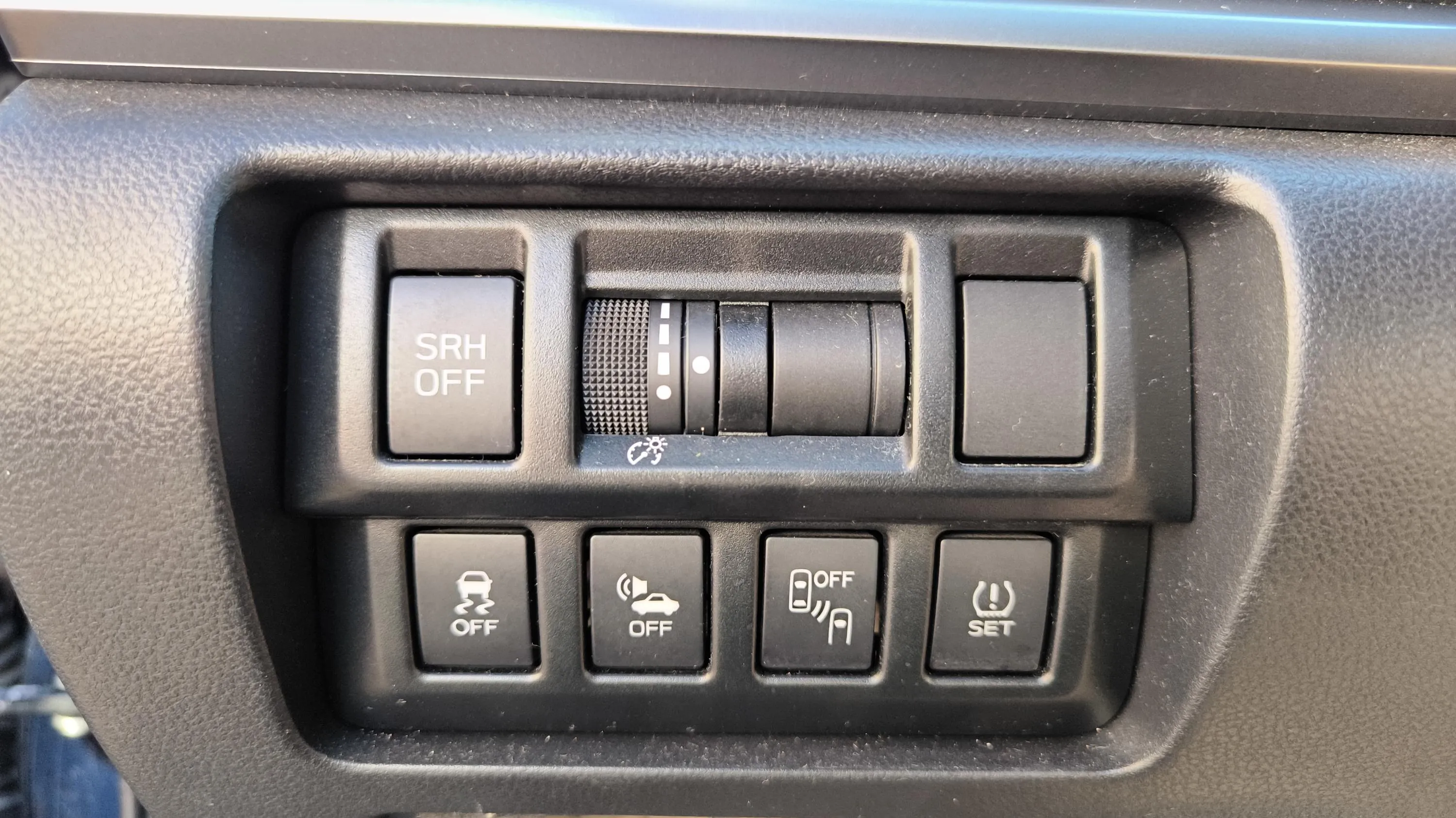 Subaru XV 2.0i Hybrid CVT Executive Plus - foto 34
