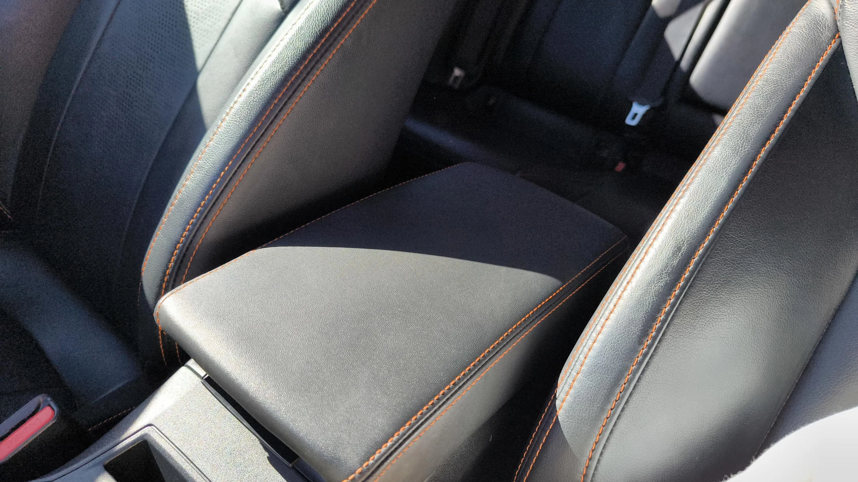 Subaru XV 2.0i Hybrid CVT Executive Plus - foto 35
