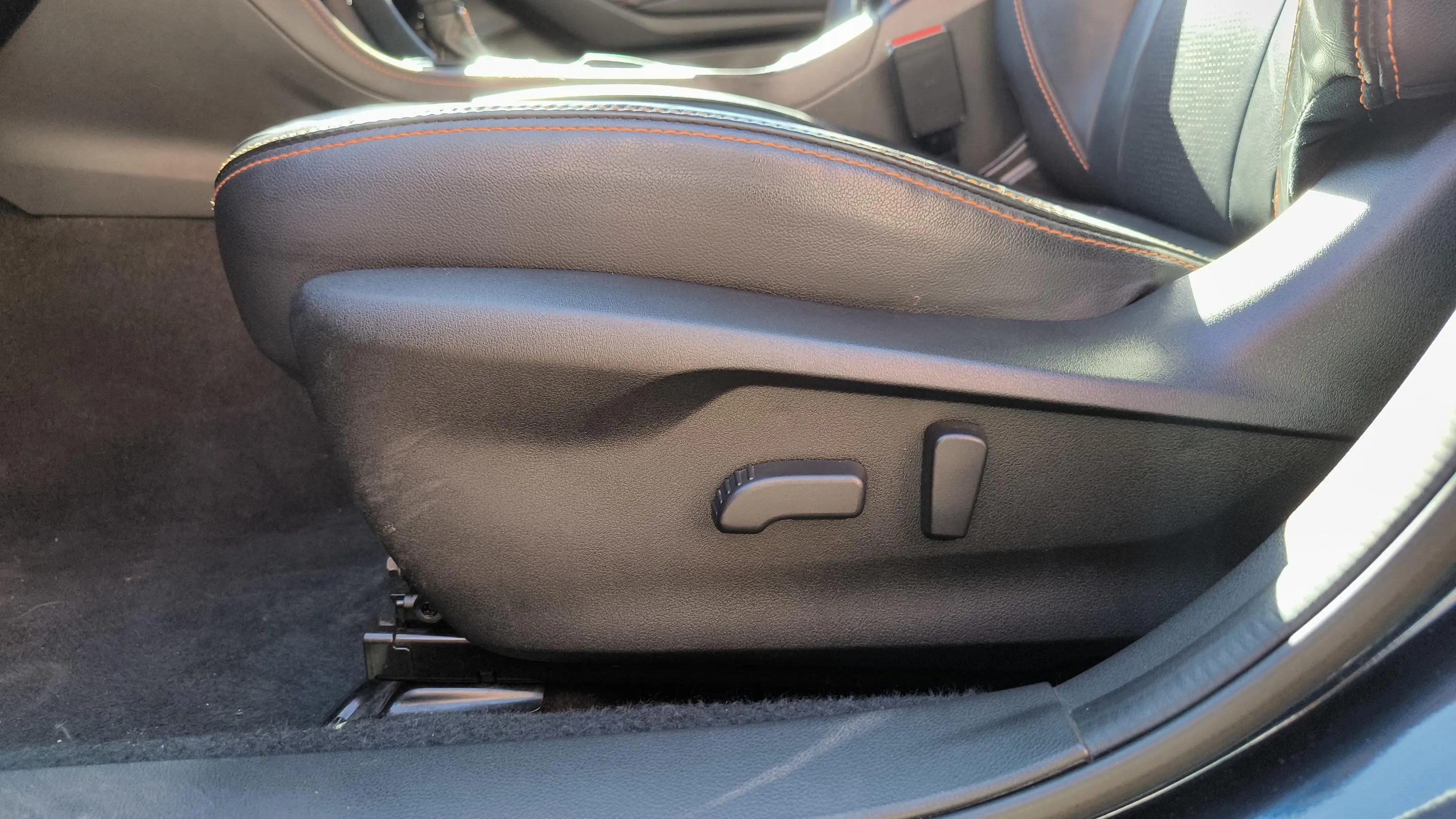 Subaru XV 2.0i Hybrid CVT Executive Plus - foto 33