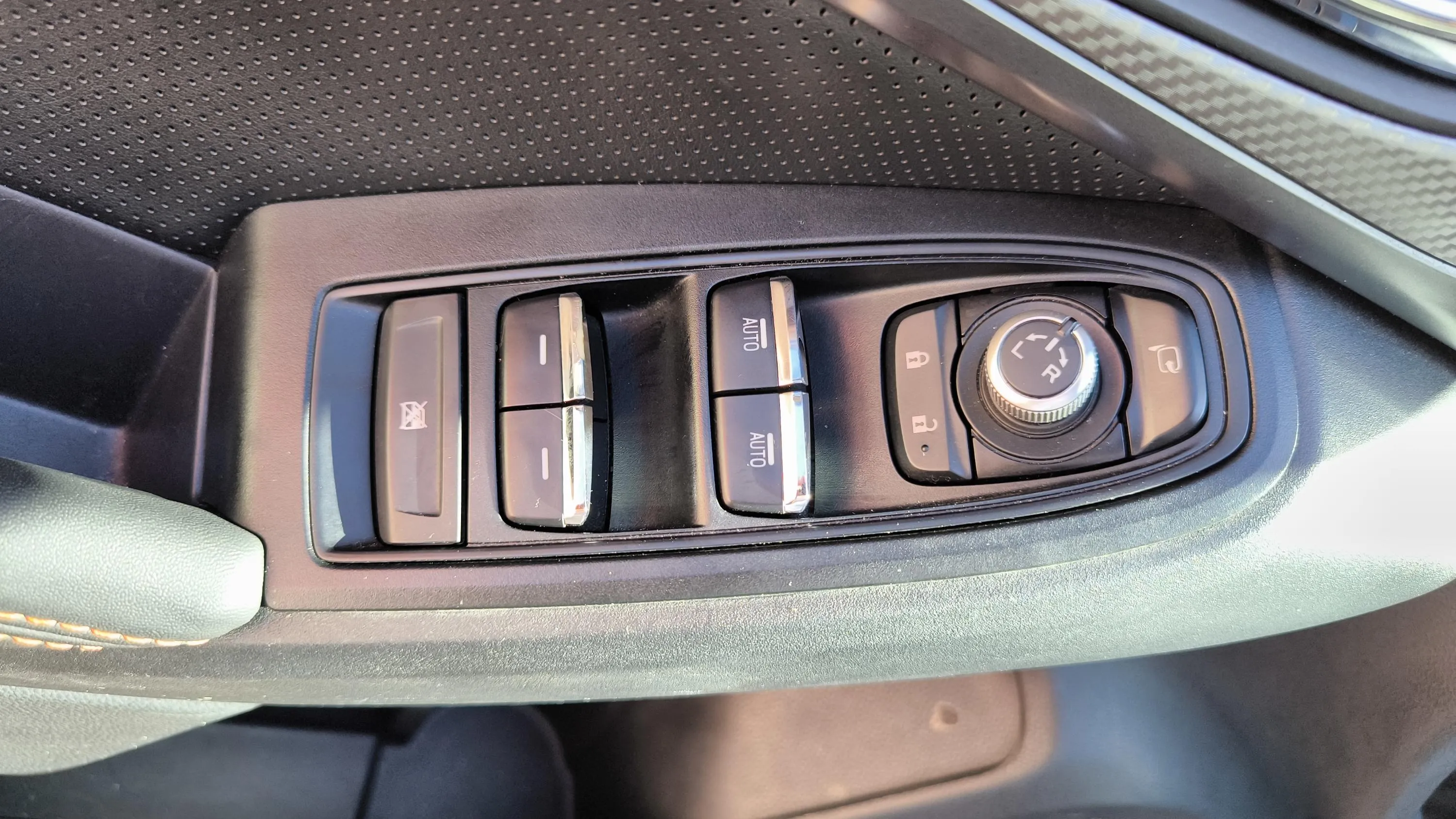 Subaru XV 2.0i Hybrid CVT Executive Plus - foto 31