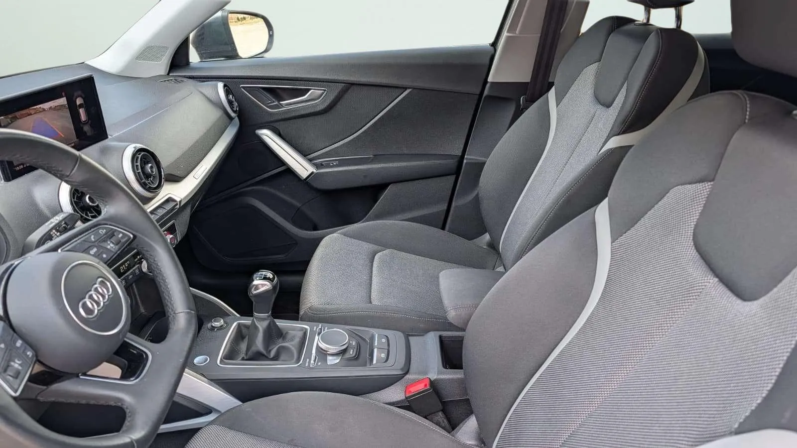 Audi Q2 S line 30 TDI - foto 9