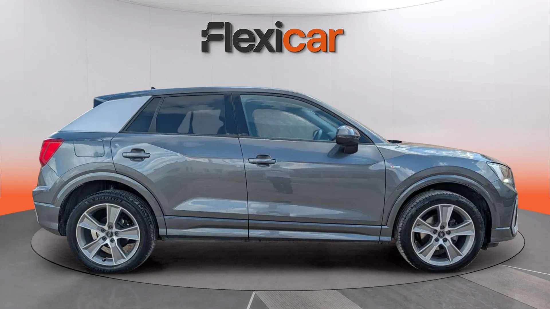 Audi Q2 S line 30 TDI - foto 8