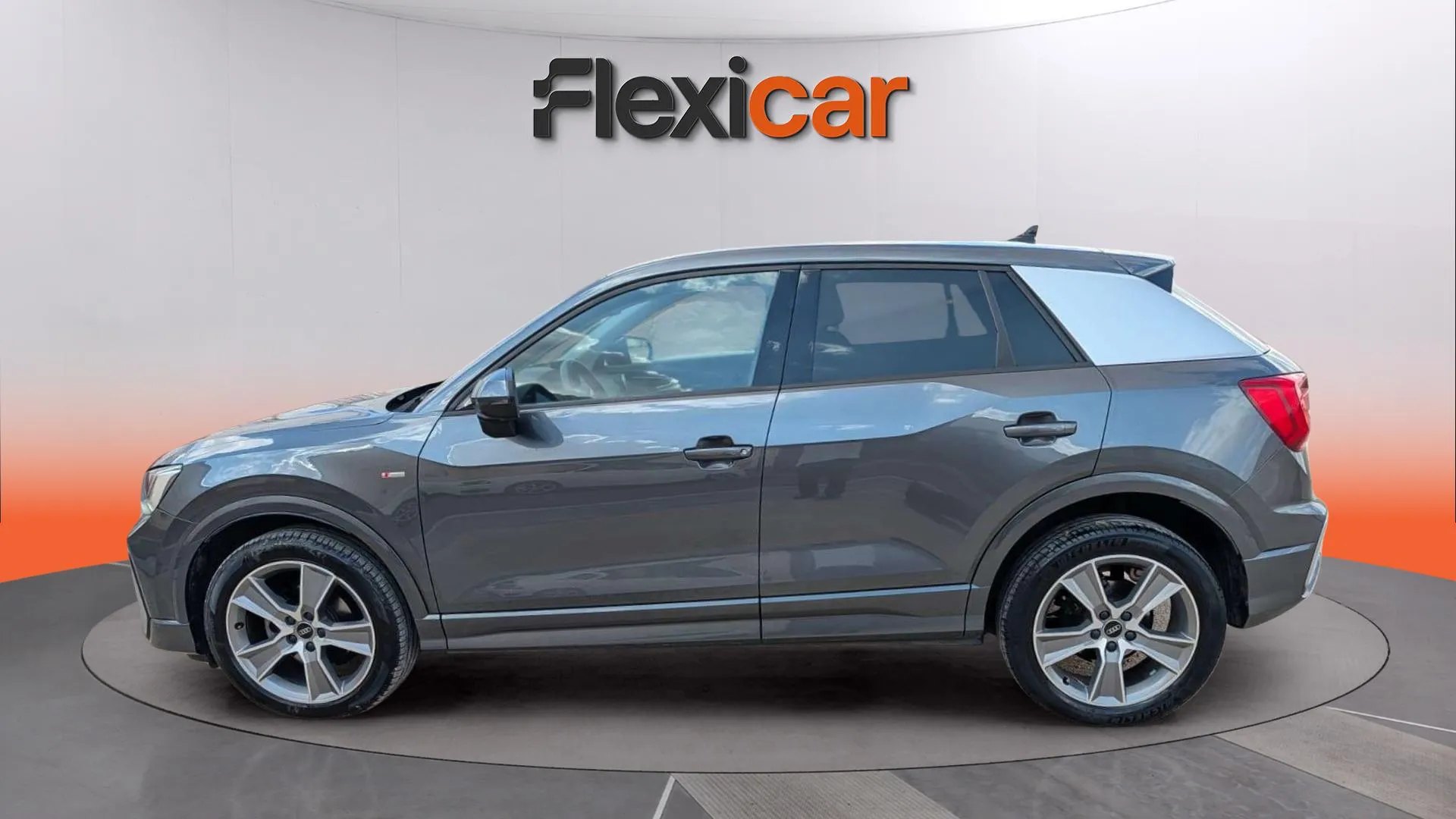 Audi Q2 S line 30 TDI - foto 4