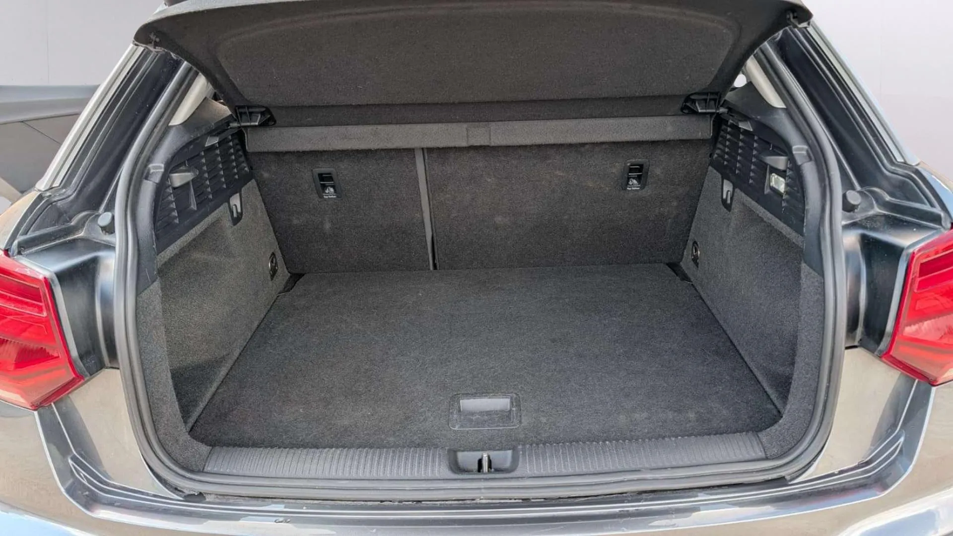 Audi Q2 S line 30 TDI - foto 14