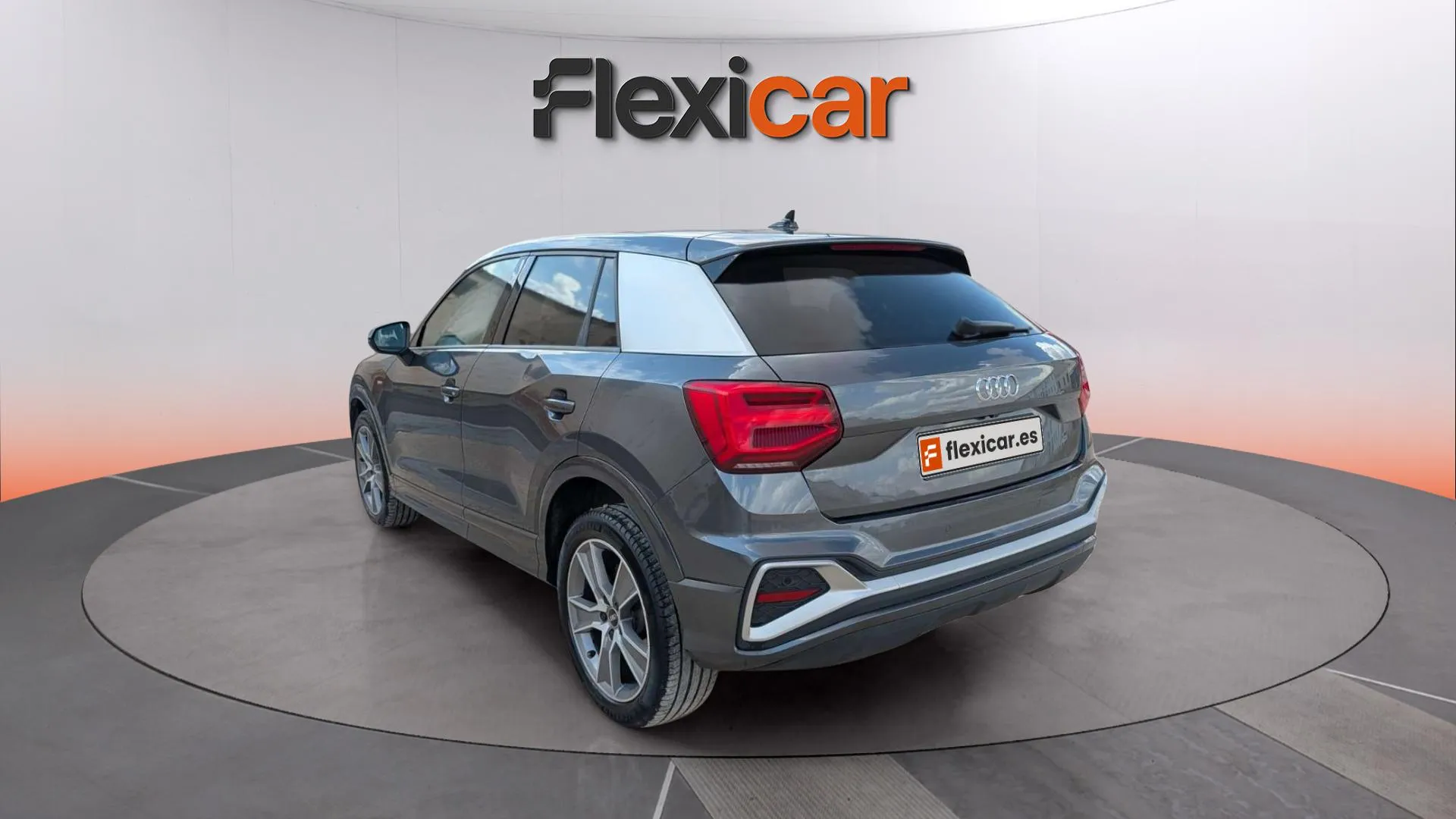 Audi Q2 S line 30 TDI - foto 5