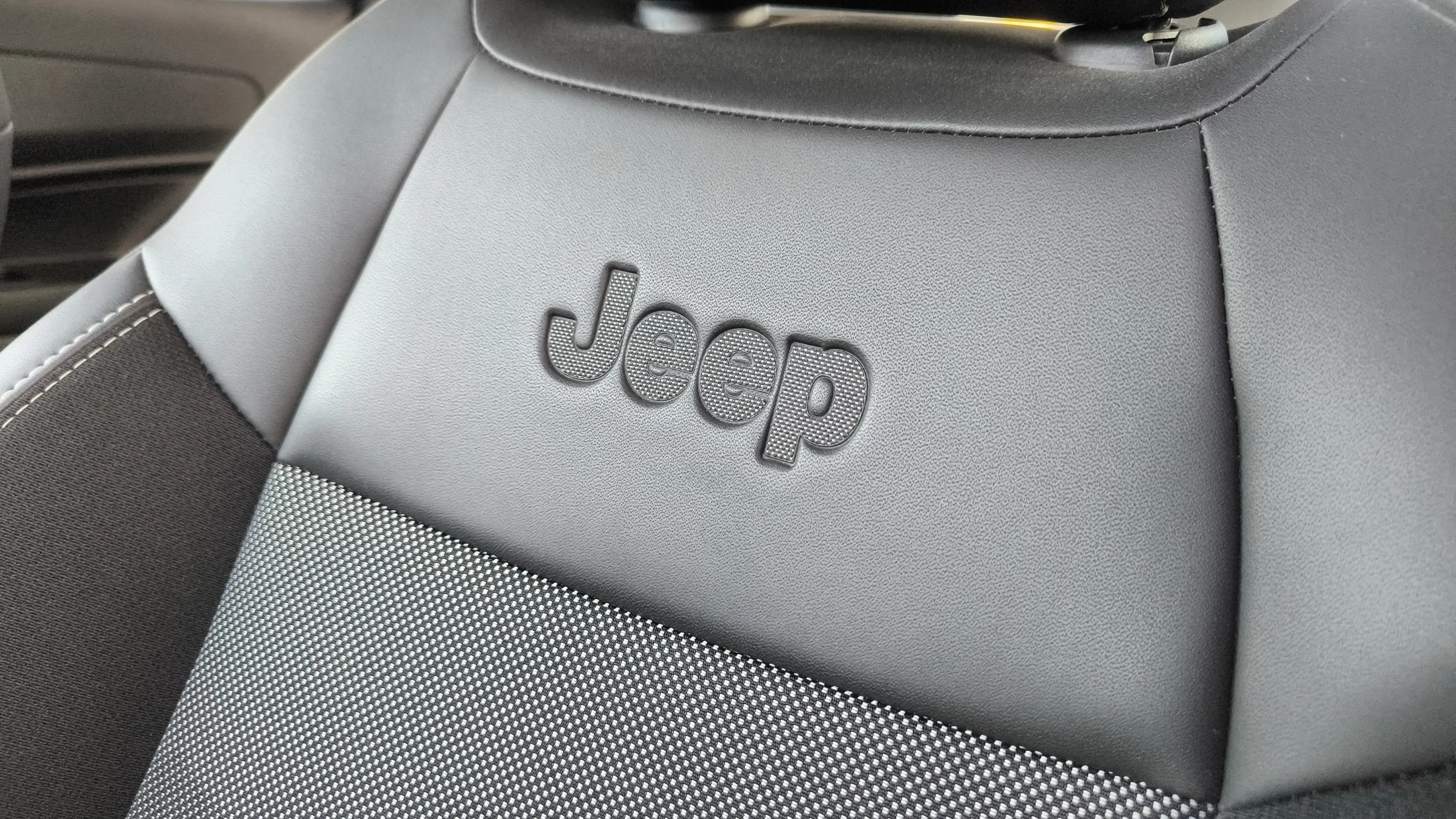 Jeep Avenger 1.2 G Altitude - foto 34