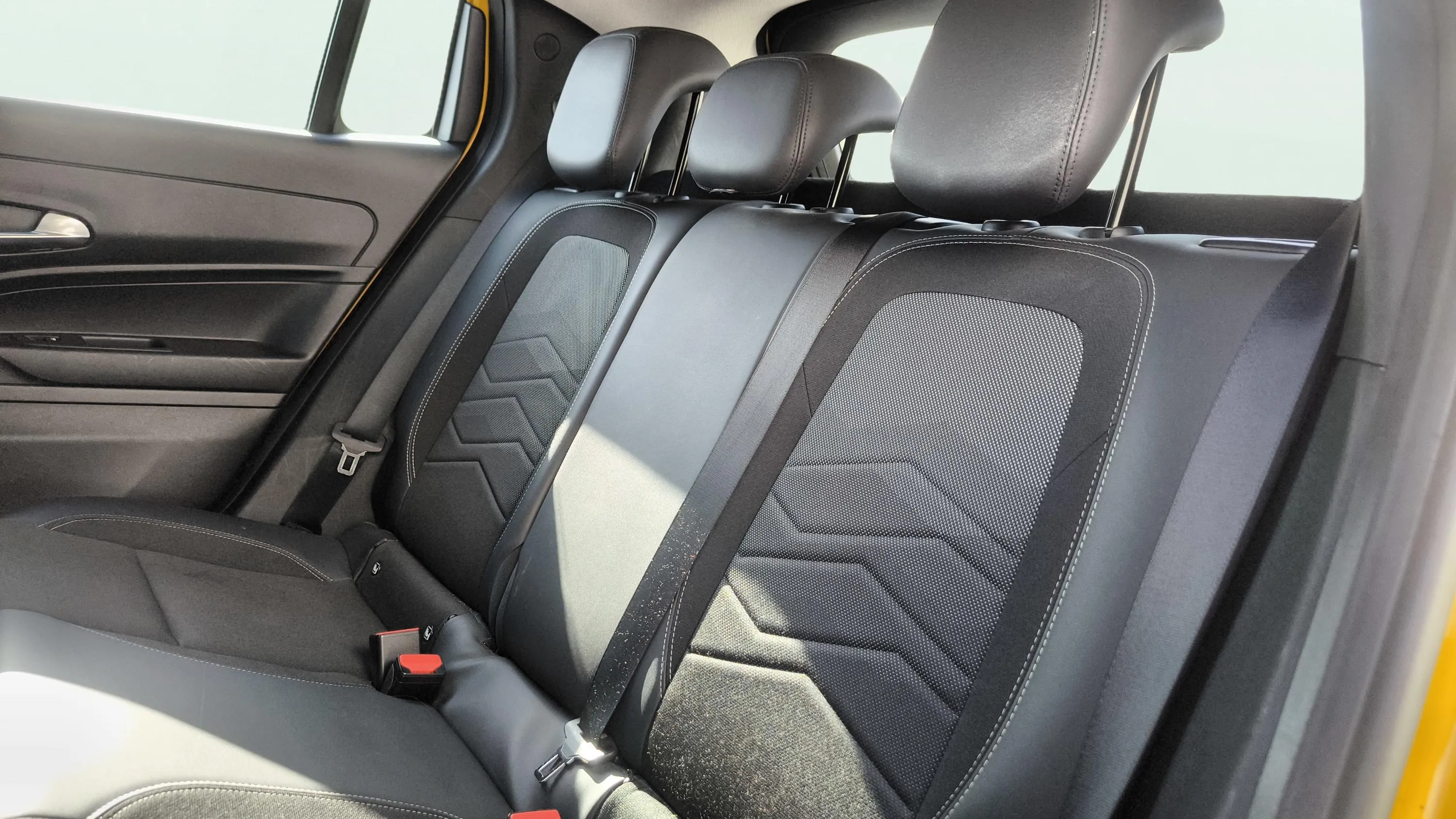 Jeep Avenger 1.2 G Altitude - foto 29