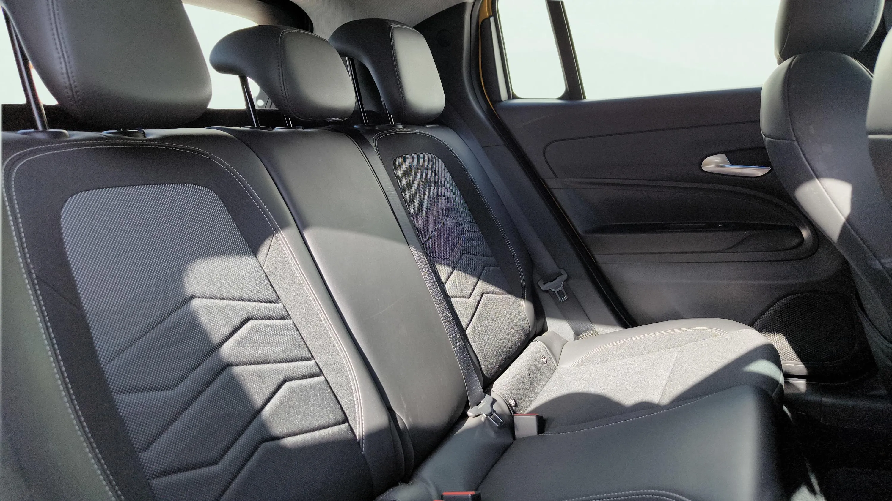 Jeep Avenger 1.2 G Altitude - foto 17