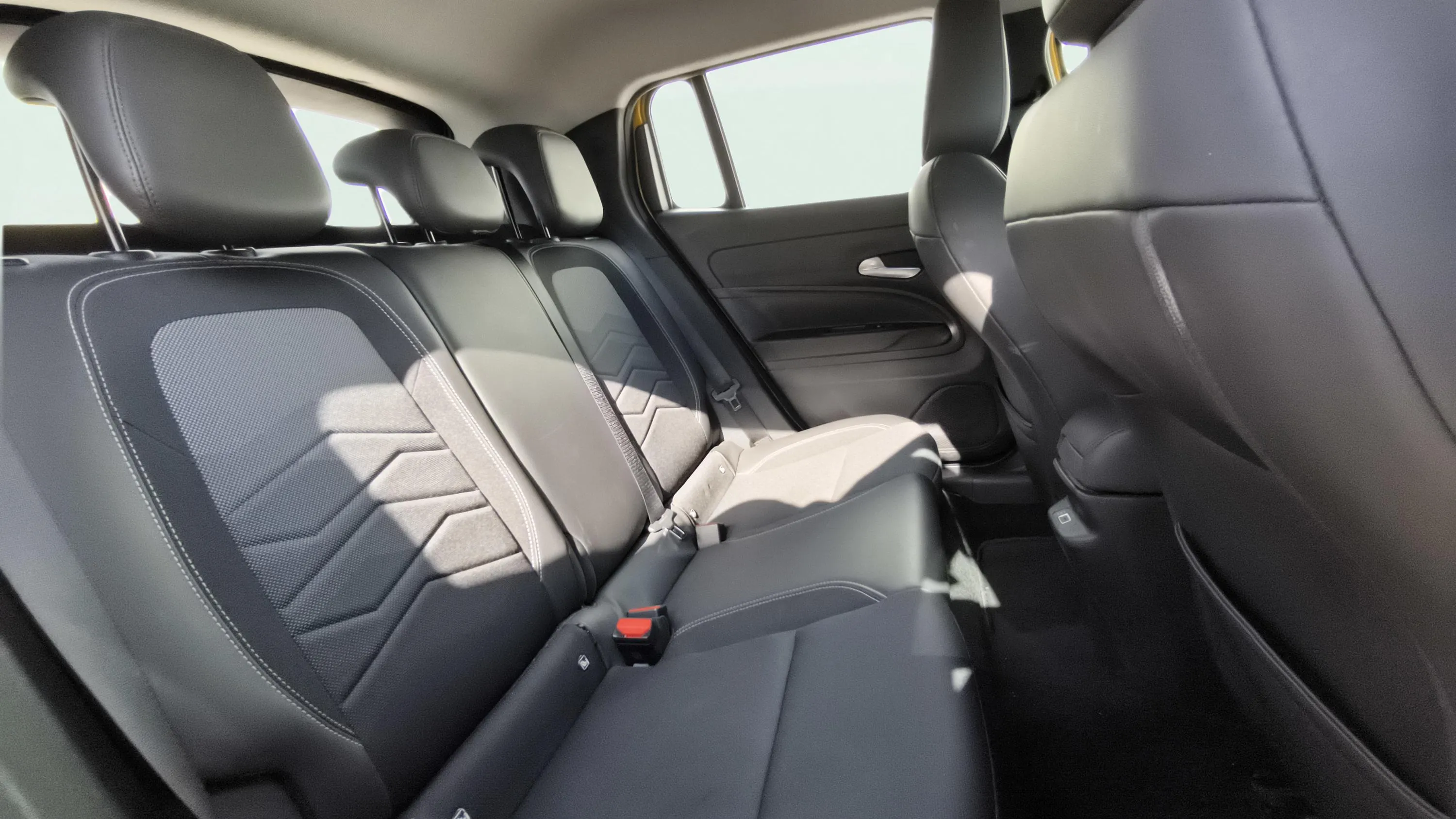 Jeep Avenger 1.2 G Altitude - foto 18