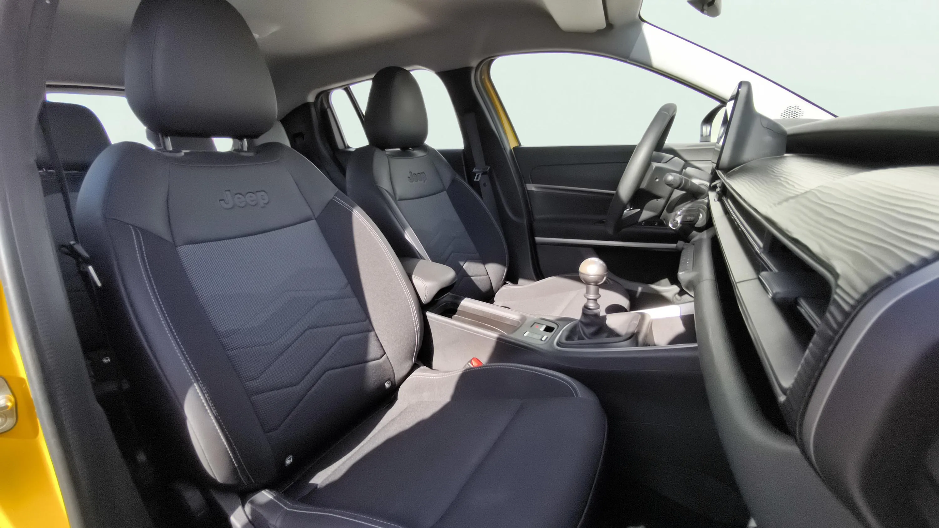 Jeep Avenger 1.2 G Altitude - foto 14