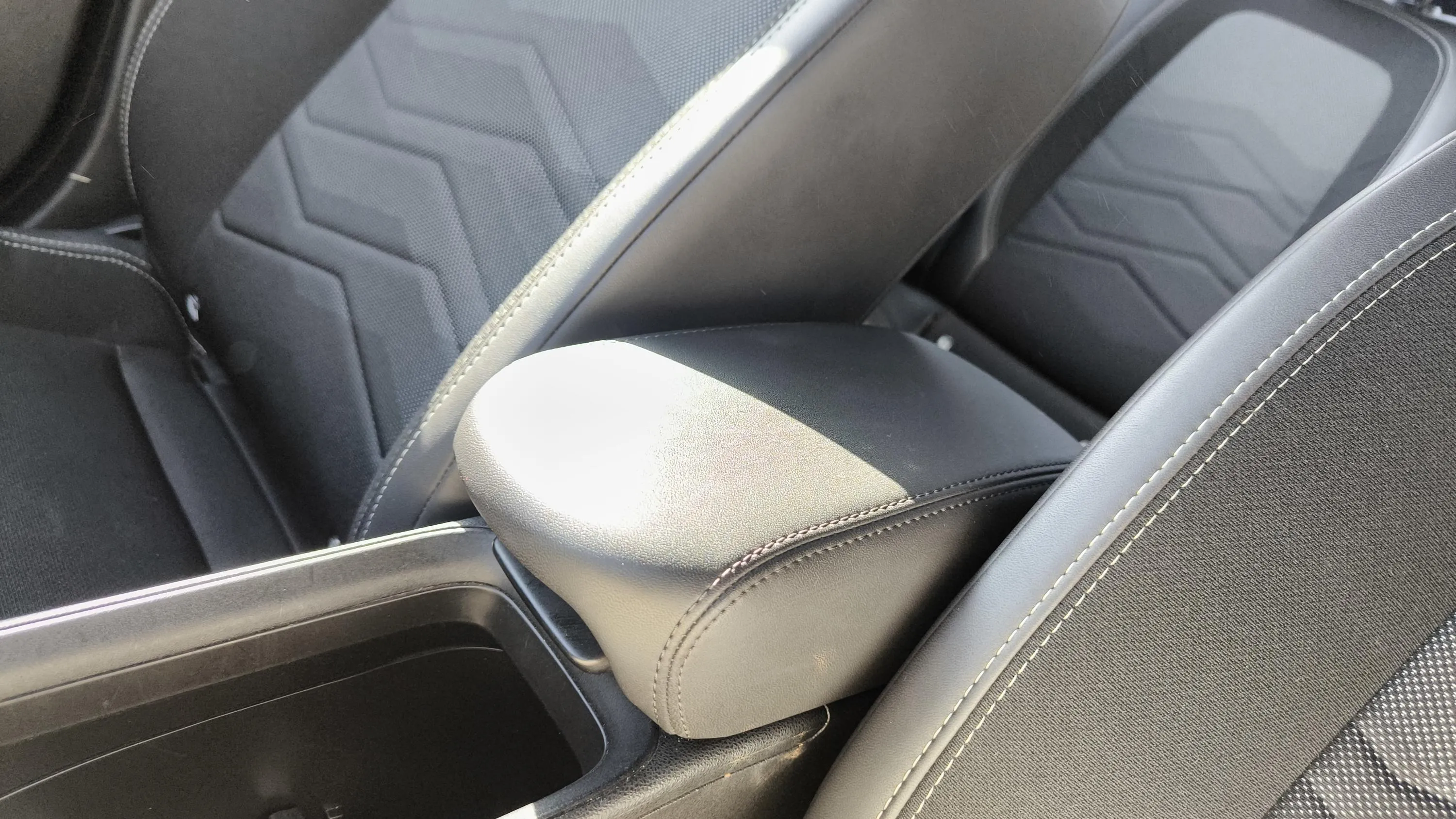 Jeep Avenger 1.2 G Altitude - foto 47