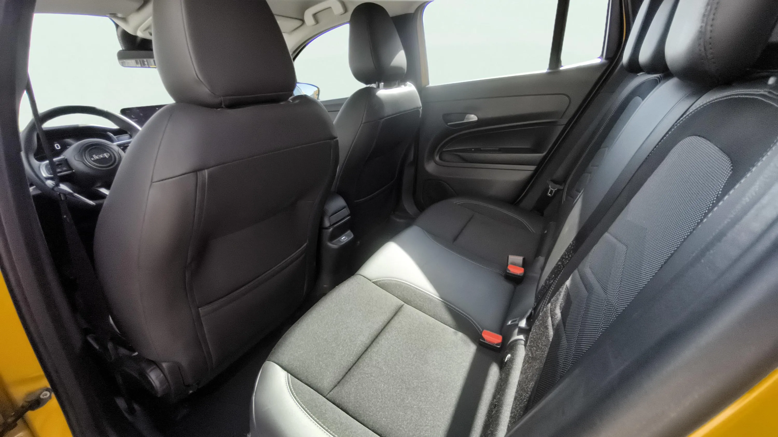 Jeep Avenger 1.2 G Altitude - foto 30