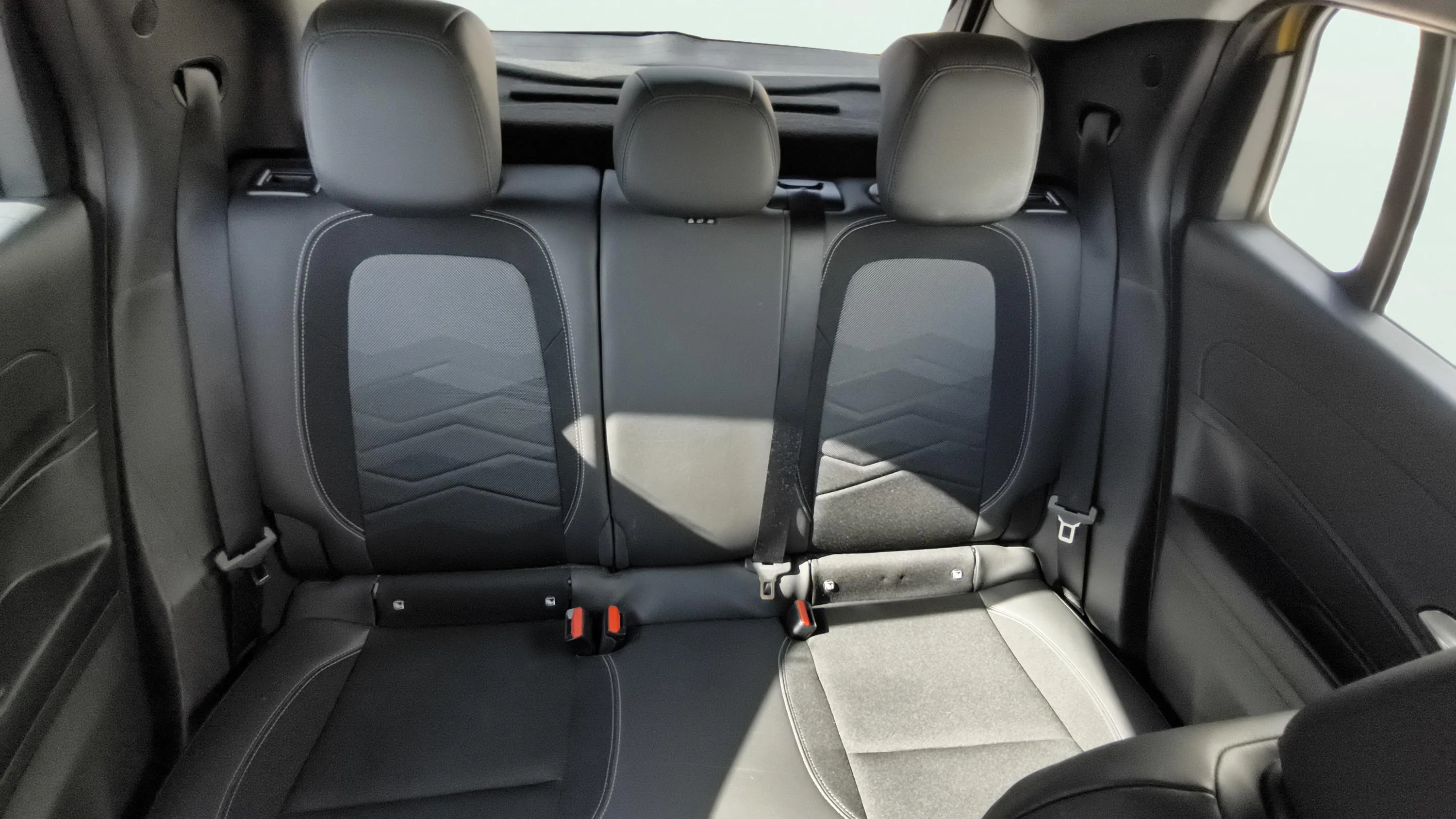 Jeep Avenger 1.2 G Altitude - foto 12