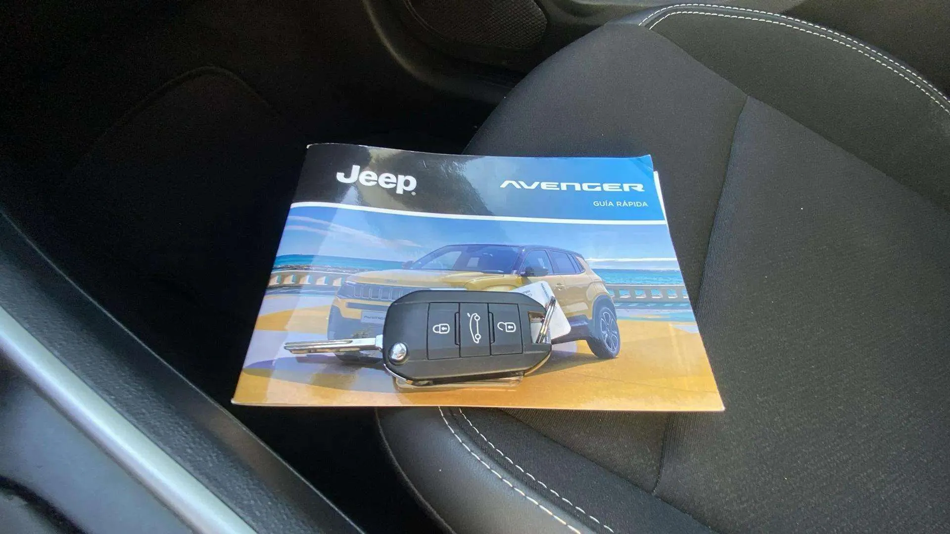 Jeep Avenger 1.2 G Altitude - foto 39