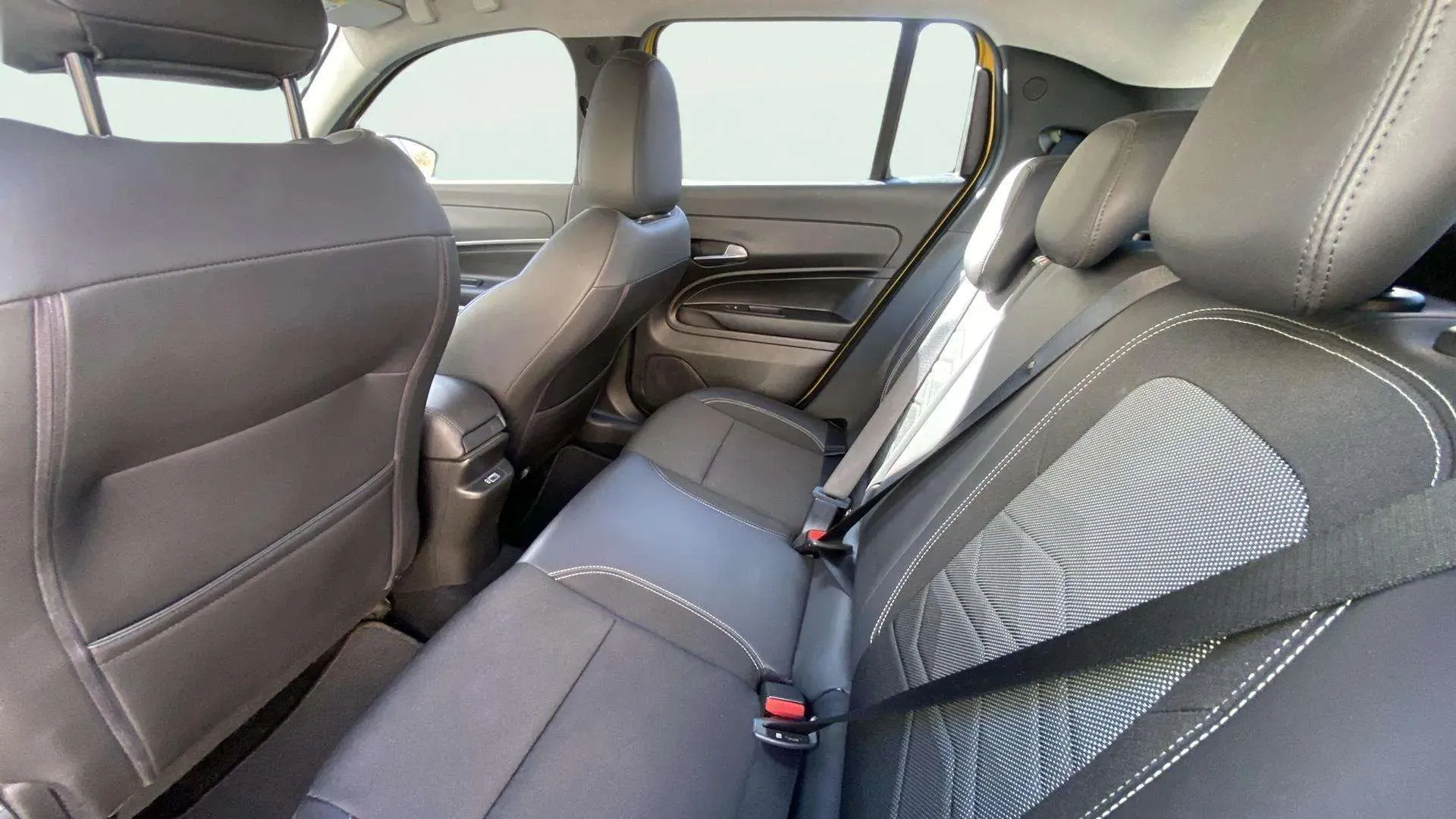 Jeep Avenger 1.2 G Altitude - foto 14