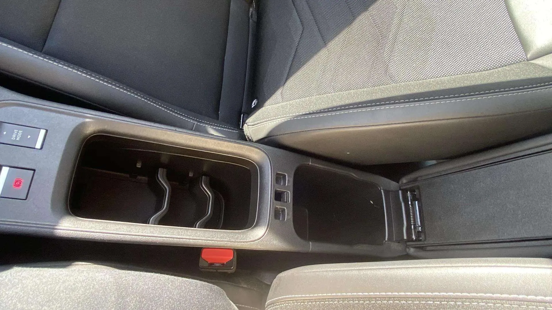 Jeep Avenger 1.2 G Altitude - foto 25