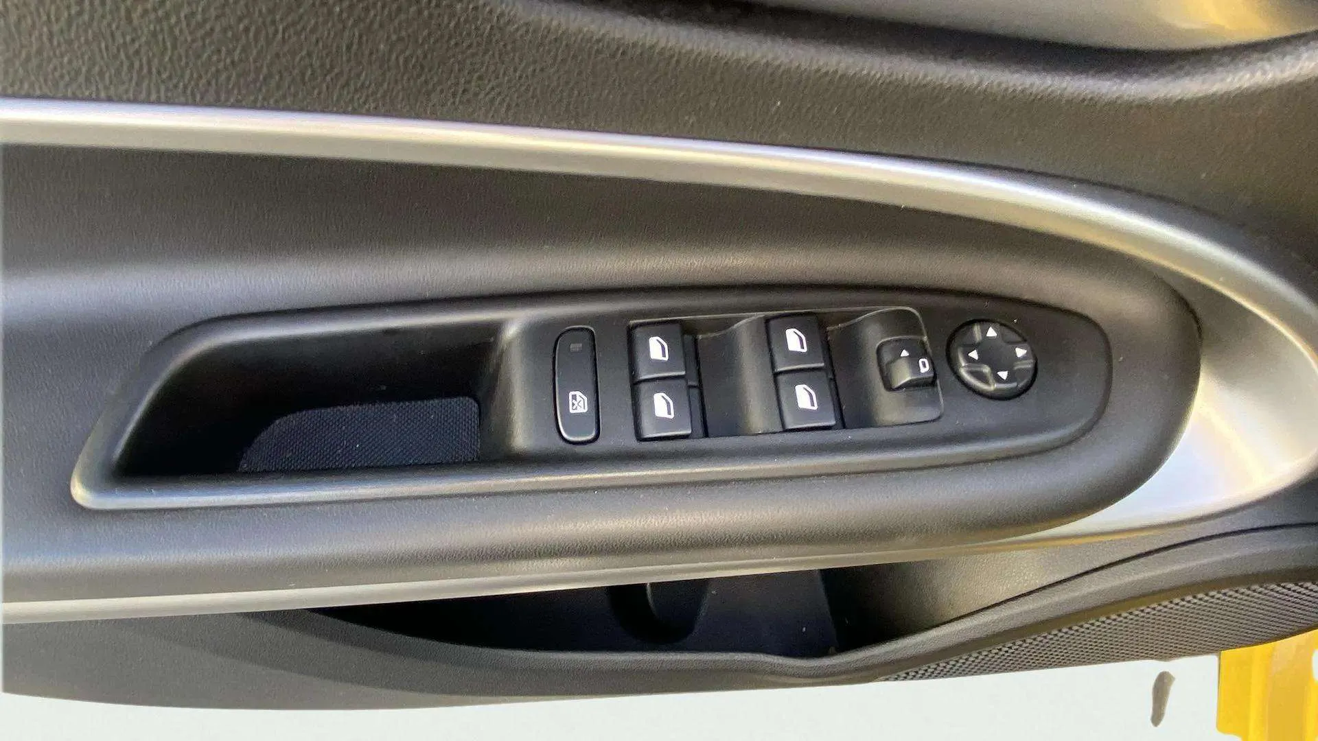 Jeep Avenger 1.2 G Altitude - foto 21