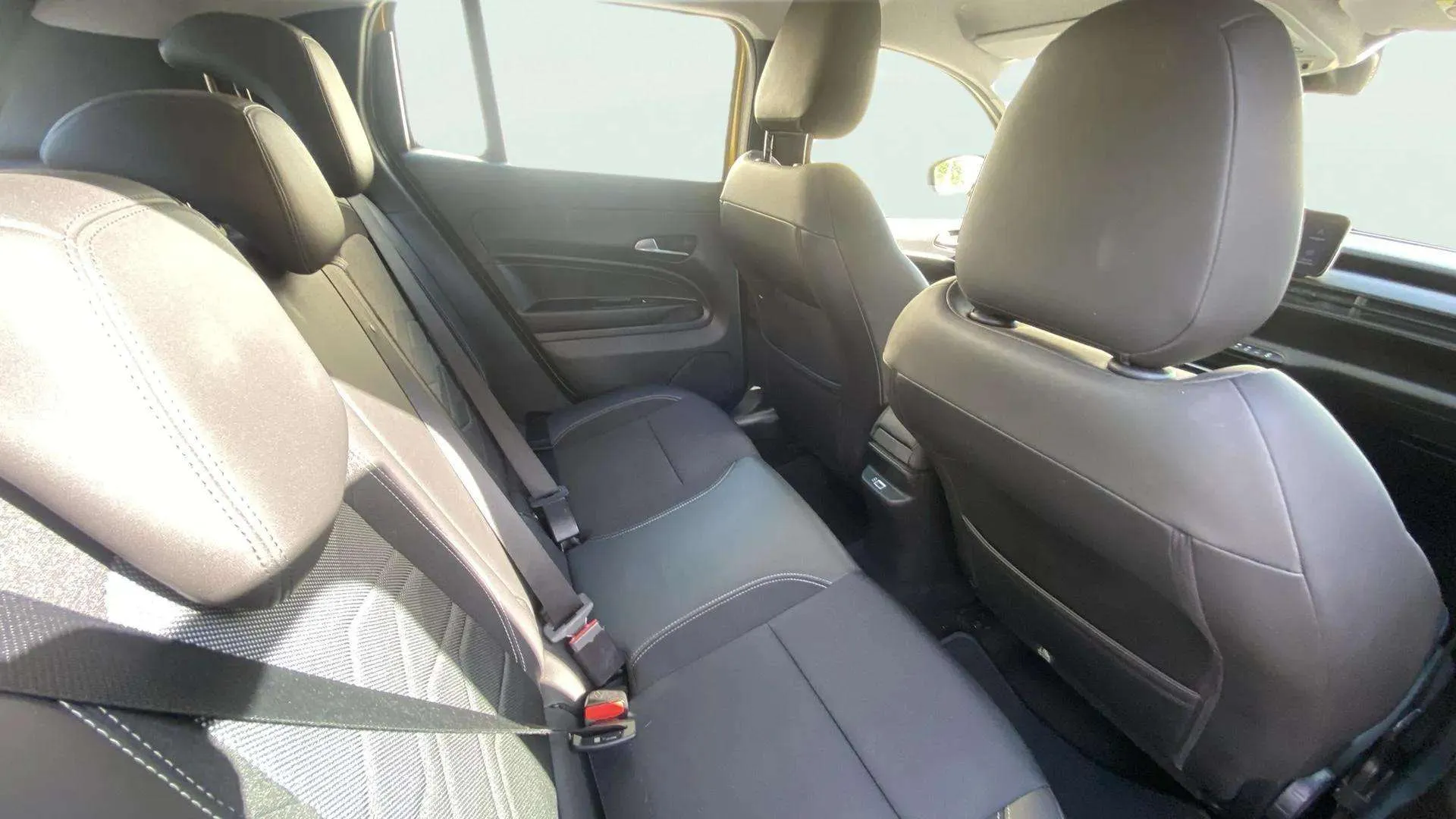 Jeep Avenger 1.2 G Altitude - foto 16
