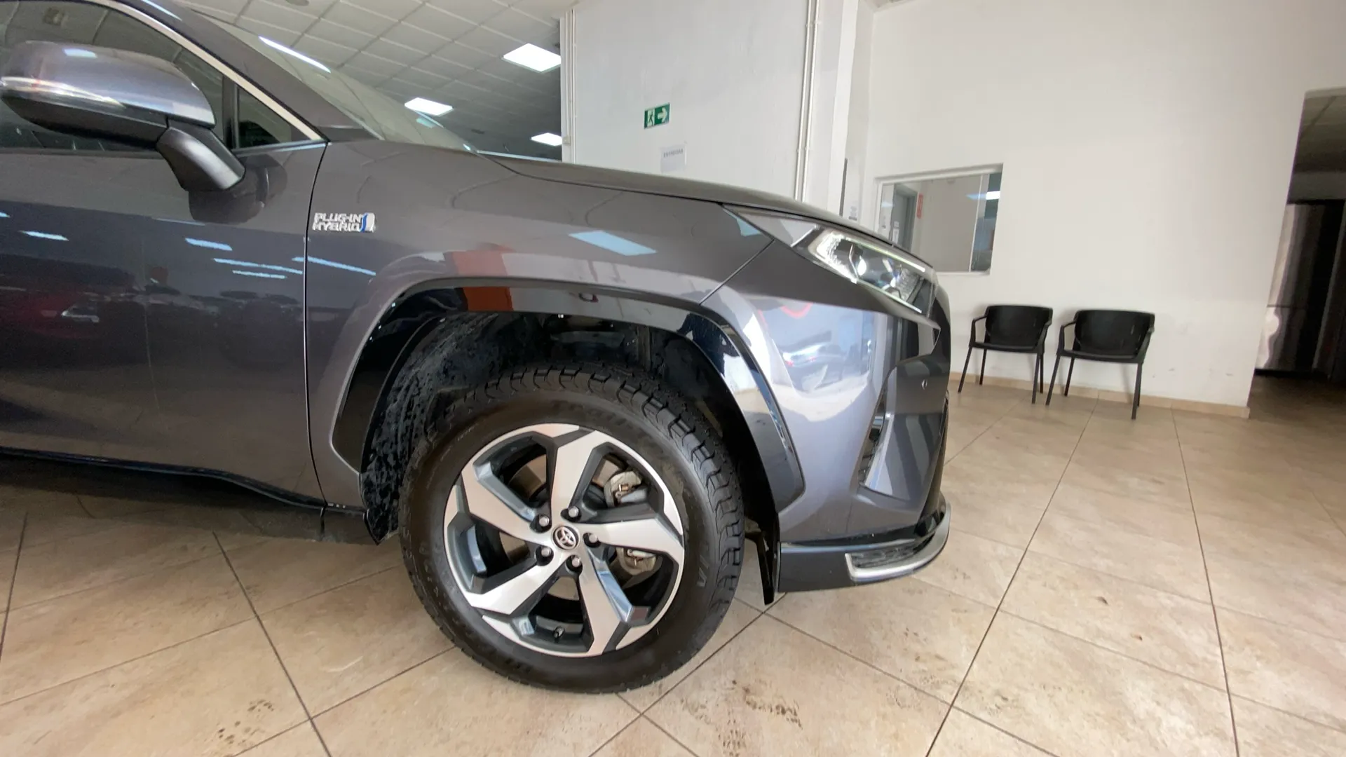 Toyota RAV4 2.5l PLUG-IN 300PH (e-CVT) Advance - foto 14