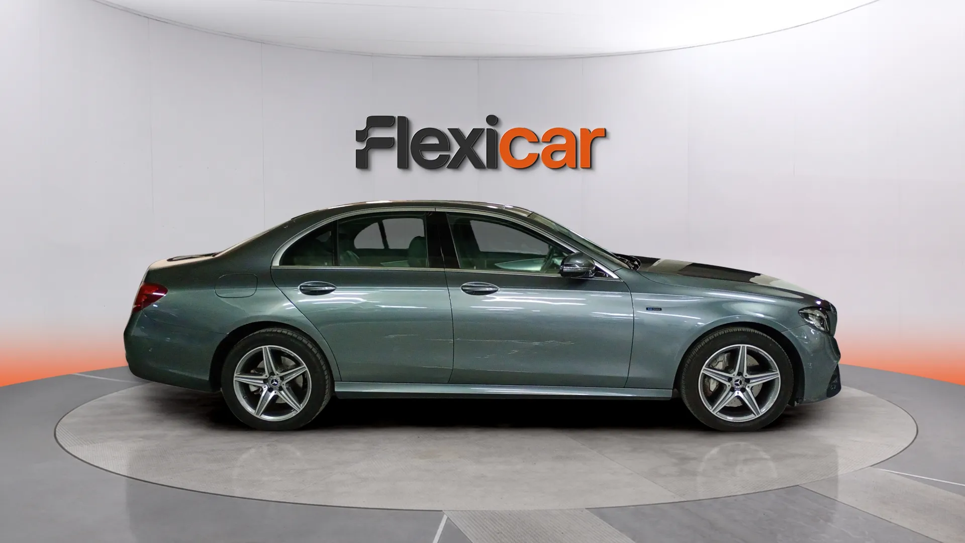 Mercedes-Benz Clase E E 300 e - foto 3