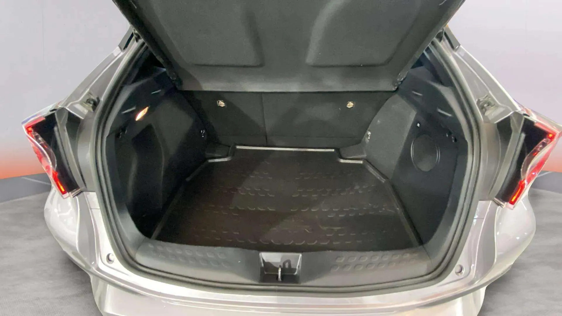 Toyota C-HR 1.8 125H Style Plus - foto 20