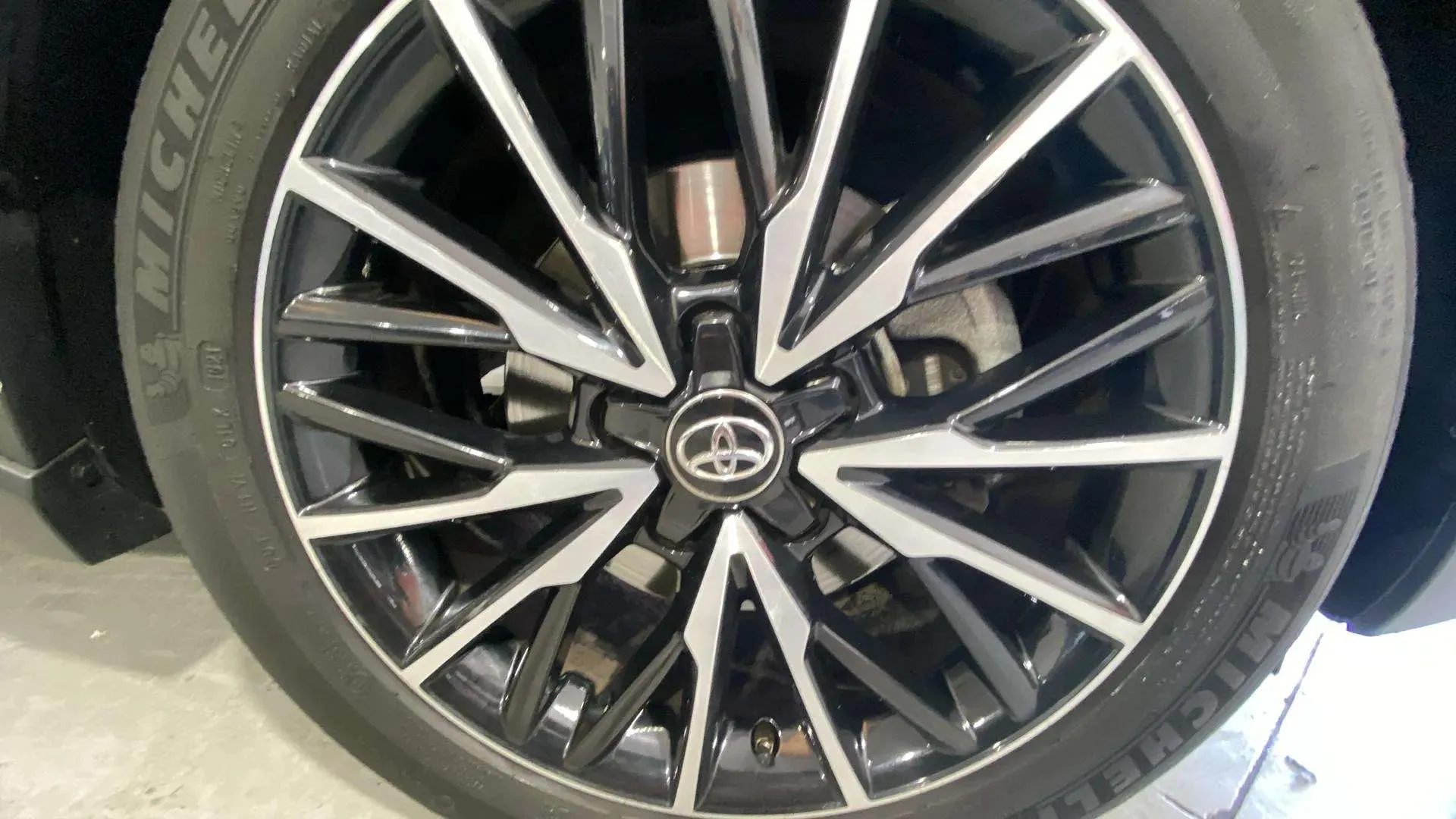 Toyota C-HR 1.8 125H Style Plus - foto 21