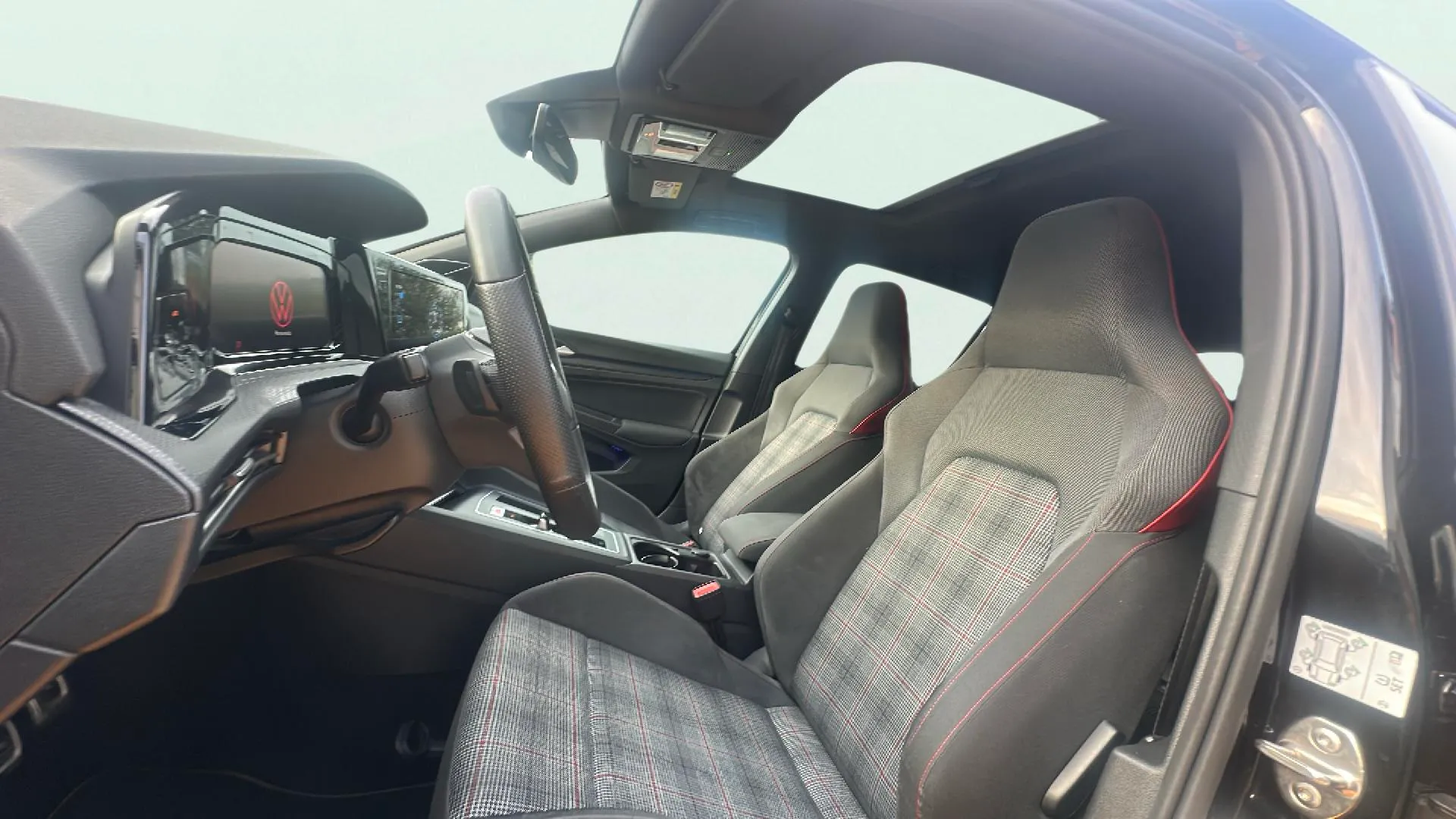Volkswagen Golf GTI 2.0 TSI DSG - foto 10