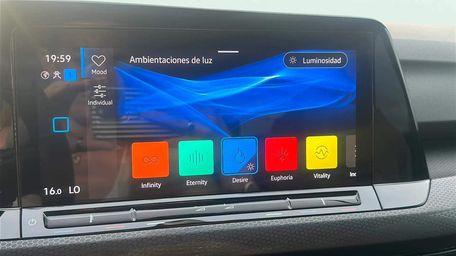 Volkswagen Golf GTI 2.0 TSI DSG - foto 28