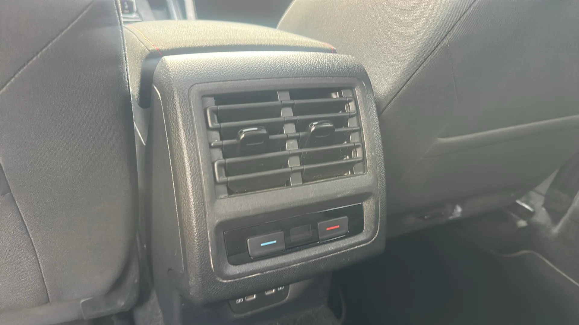 Volkswagen Golf GTI 2.0 TSI DSG - foto 18