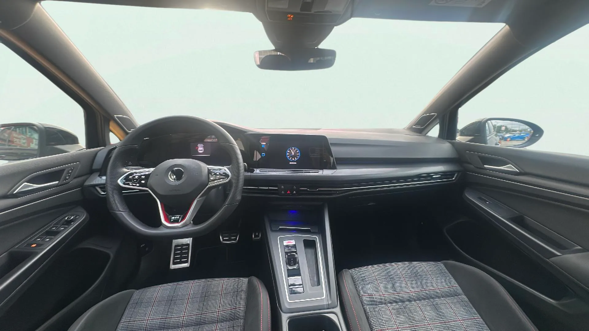 Volkswagen Golf GTI 2.0 TSI DSG - foto 11