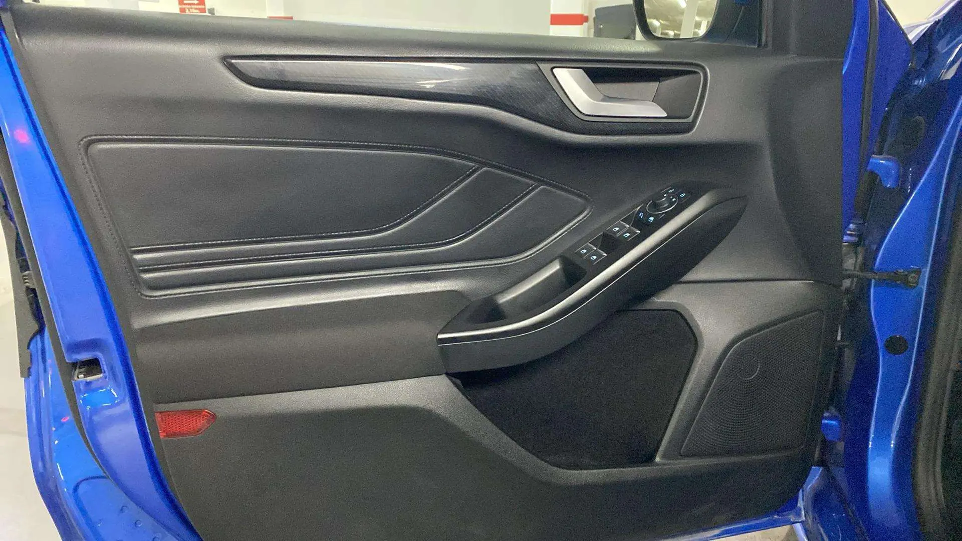 Ford Focus 1.0 EcoBoost MHEV ST-Line SB - foto 30