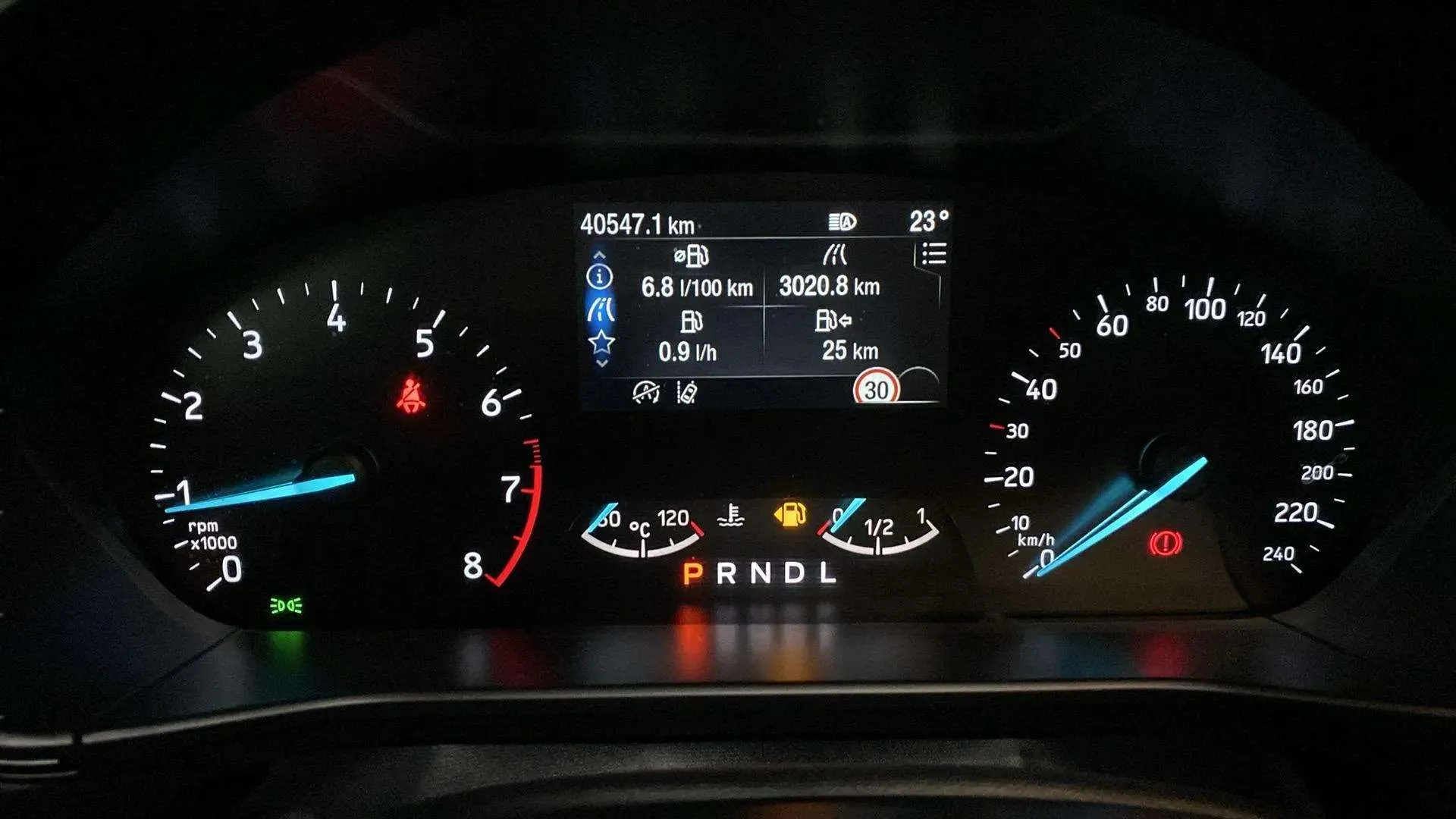 Ford Focus 1.0 EcoBoost MHEV ST-Line SB - foto 13