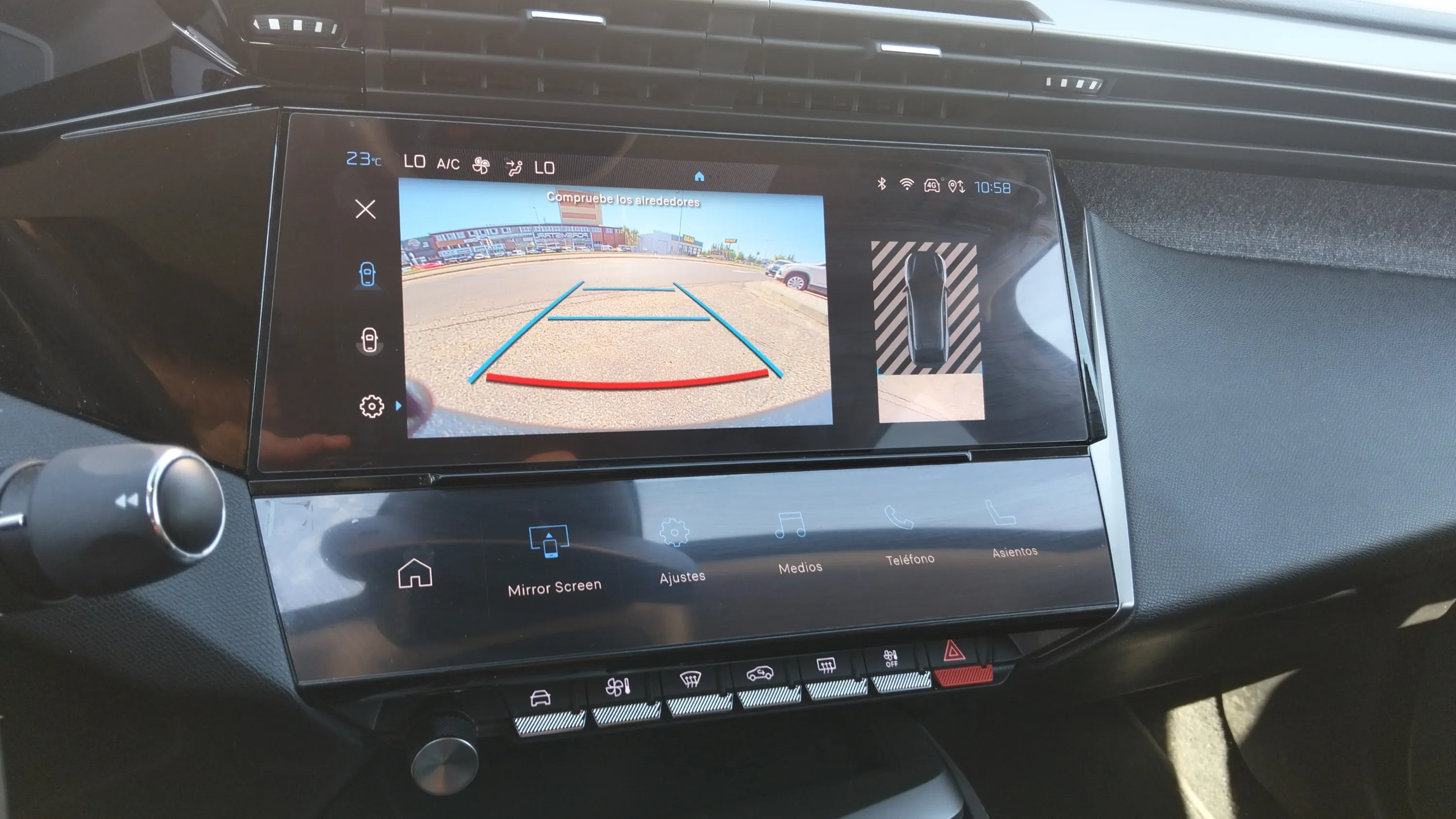 Peugeot 408 Allure PureTech 130 EAT8 - foto 16