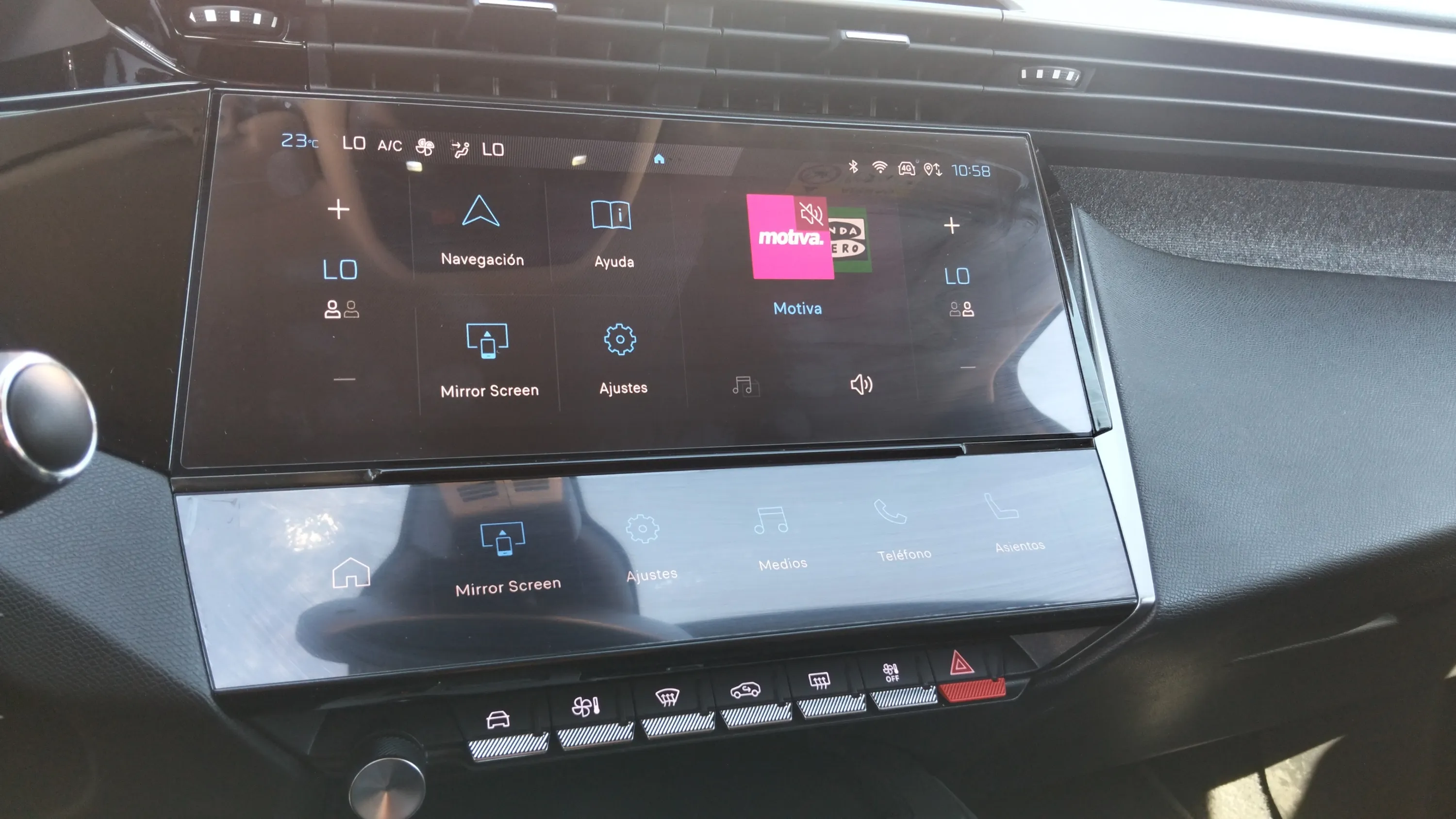 Peugeot 408 Allure PureTech 130 EAT8 - foto 17