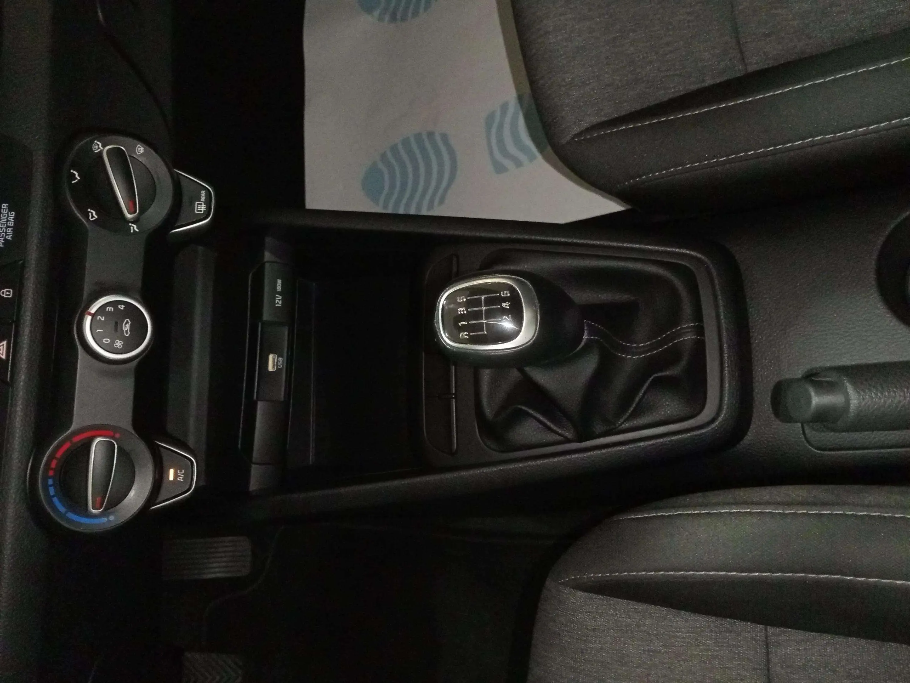 Kia Stonic 1.0 T-GDi MHEV iMT Concept - foto 23