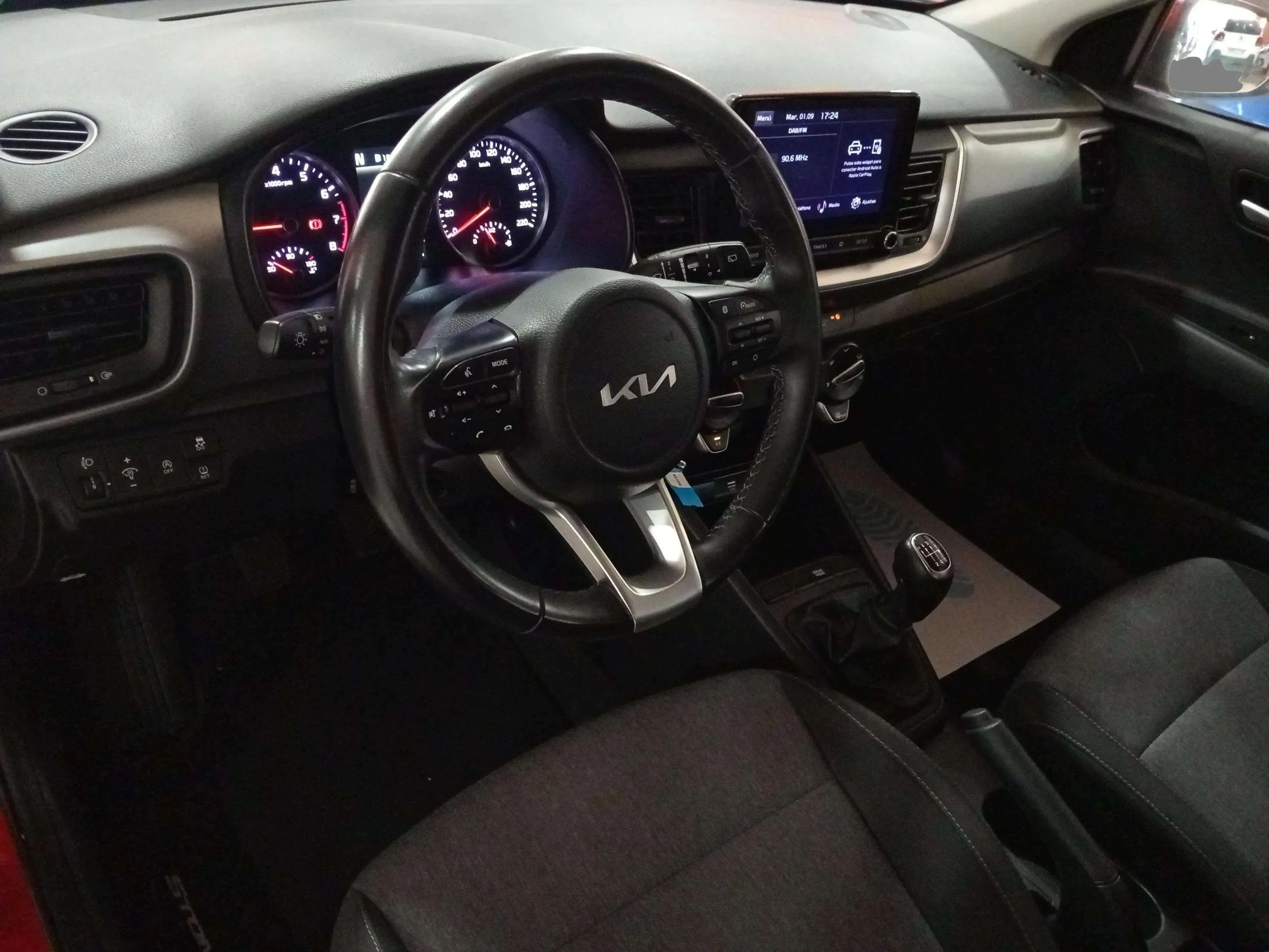 Kia Stonic 1.0 T-GDi MHEV iMT Concept - foto 9